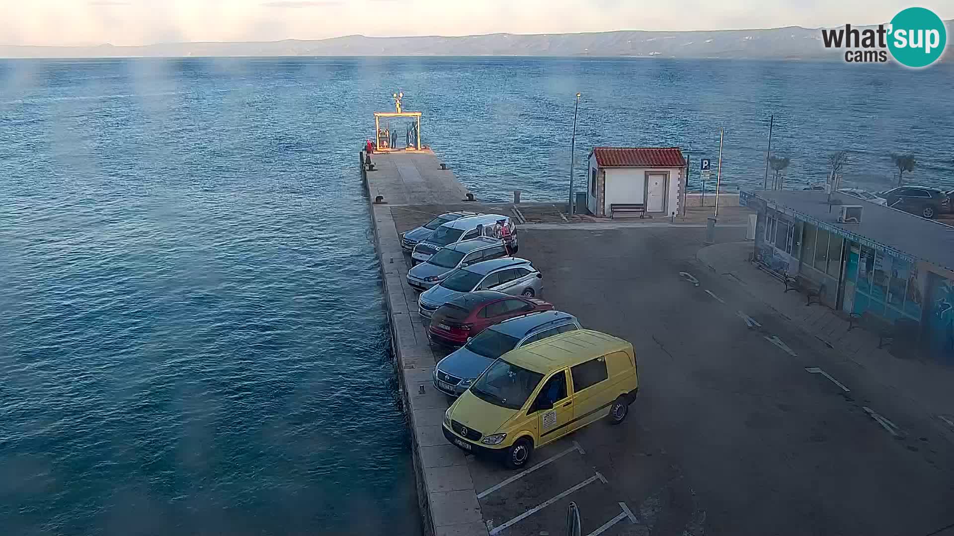 Webcam Bol Centro e Marina – Vista live dal porto di Bol