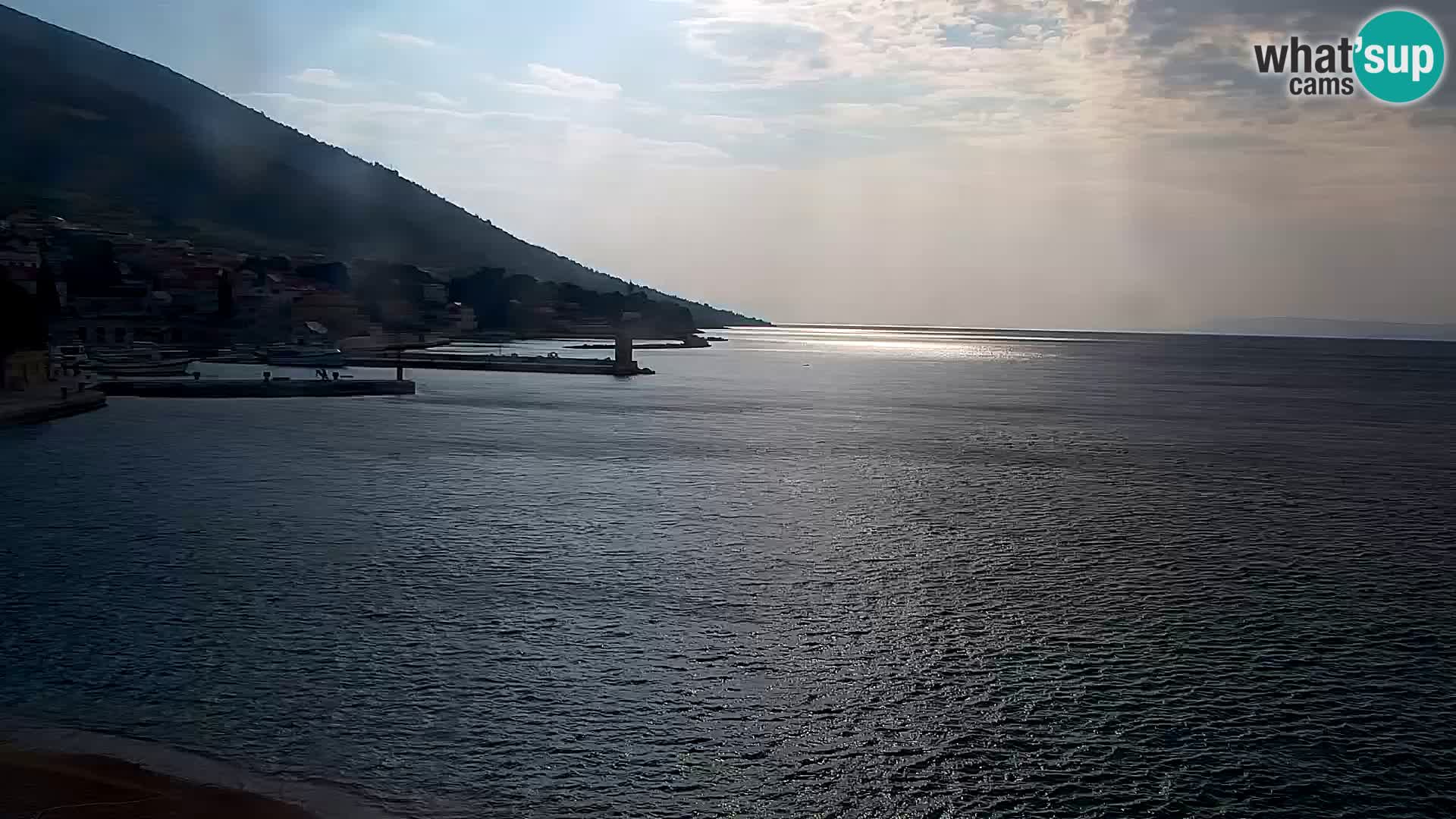 Webcam Bol Centro e Marina – Vista live dal porto di Bol