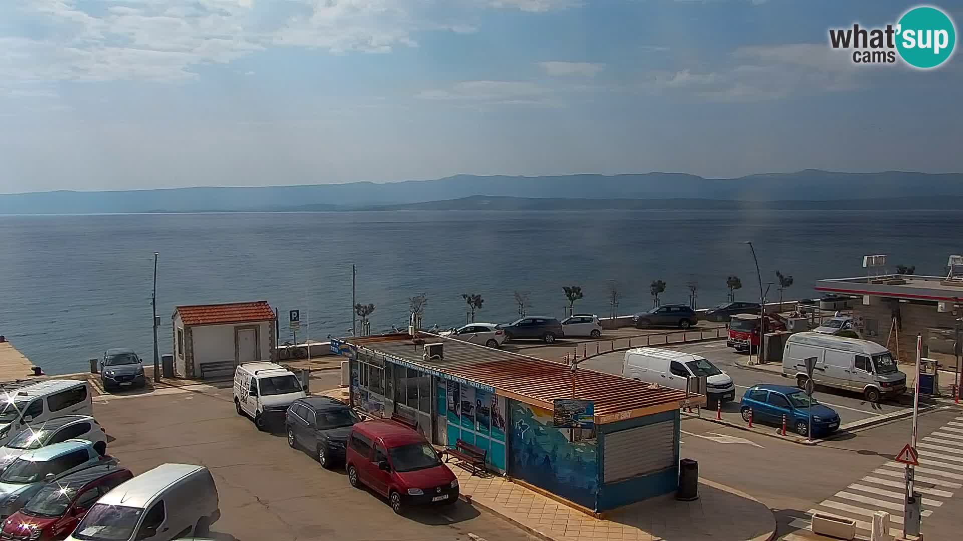 Web kamera Bol – Centar mjesta i marina | Pogled uživo