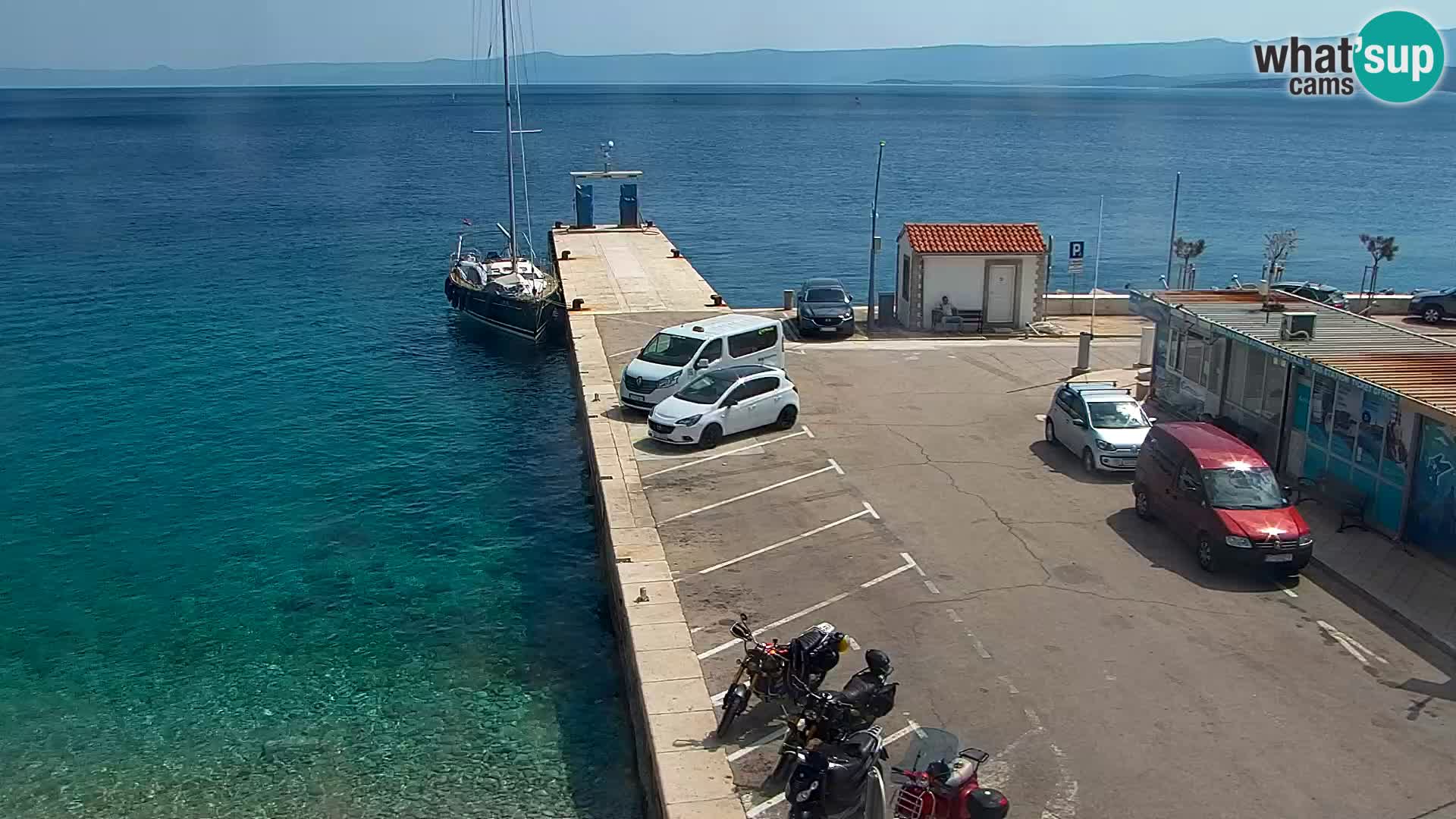 Webcam Bol Centro e Marina – Vista live dal porto di Bol