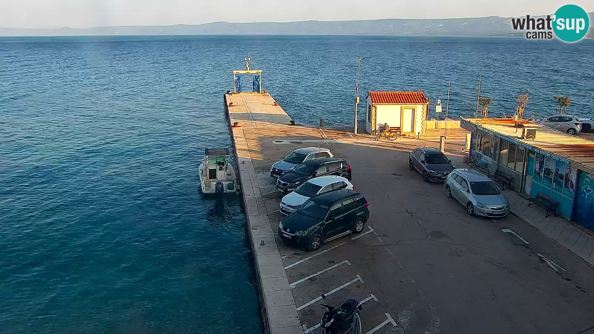 Webcam Bol Centro e Marina – Vista live dal porto di Bol