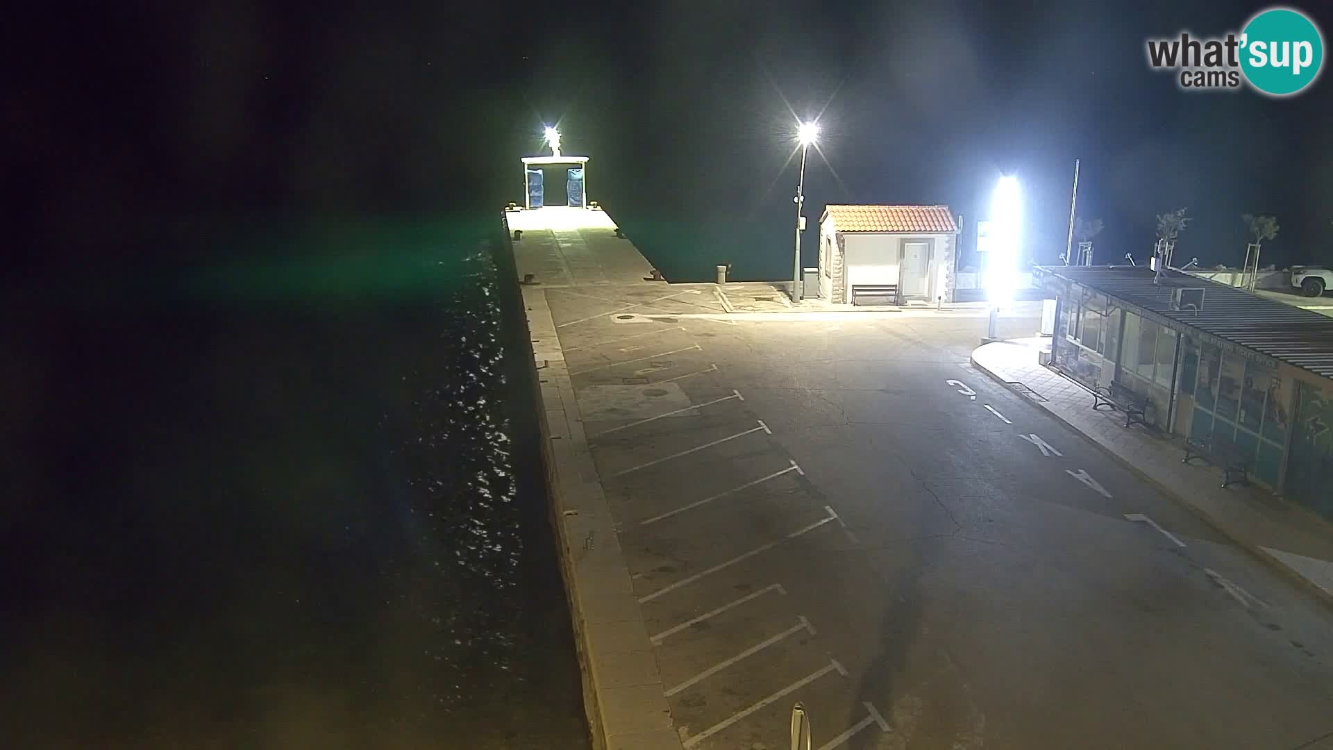 Web kamera Bol – Centar mjesta i marina | Pogled uživo