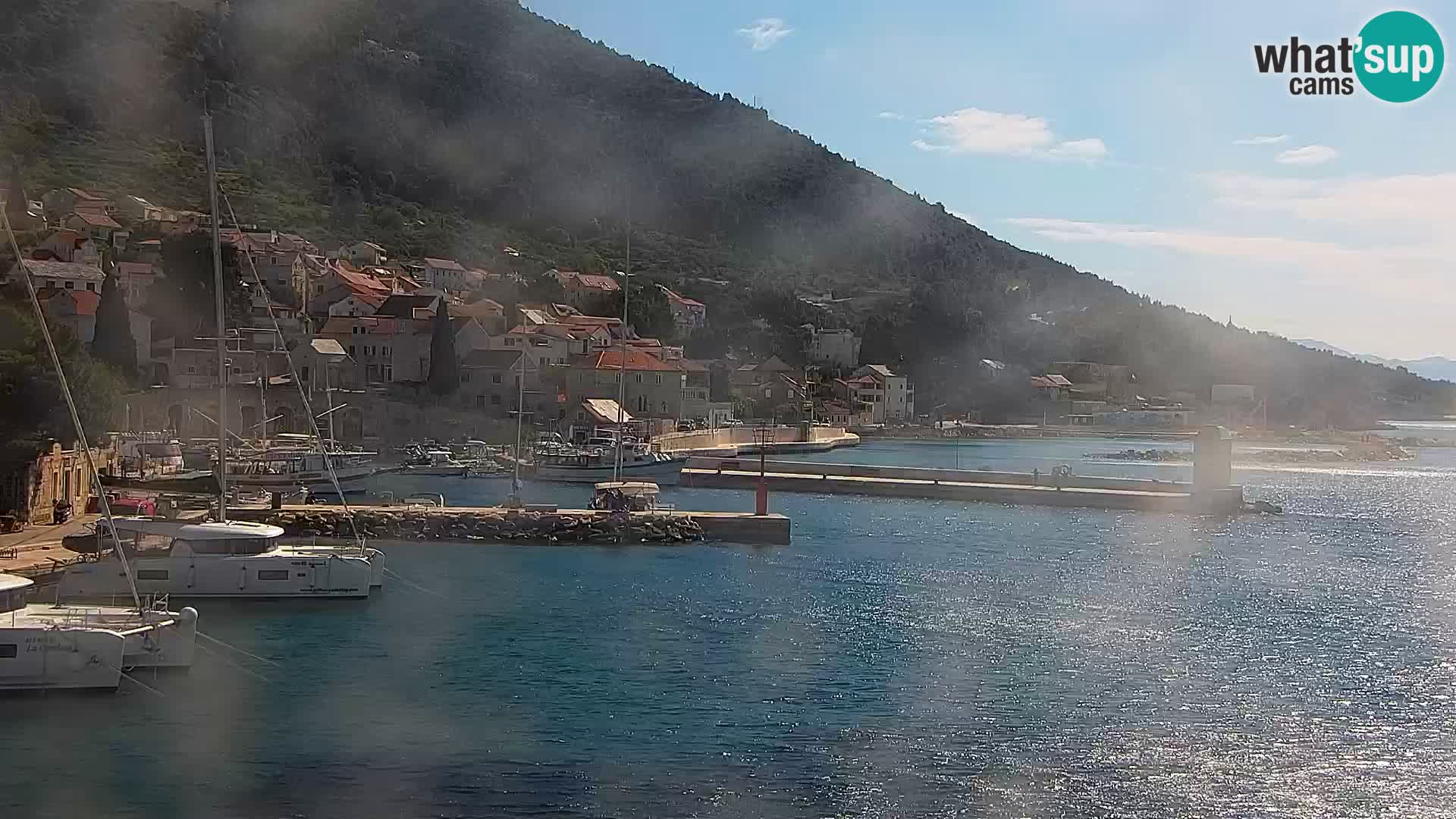 Webcam Bol Hafen & Ortszentrum – Liveblick aus Bol auf der Insel Brač
