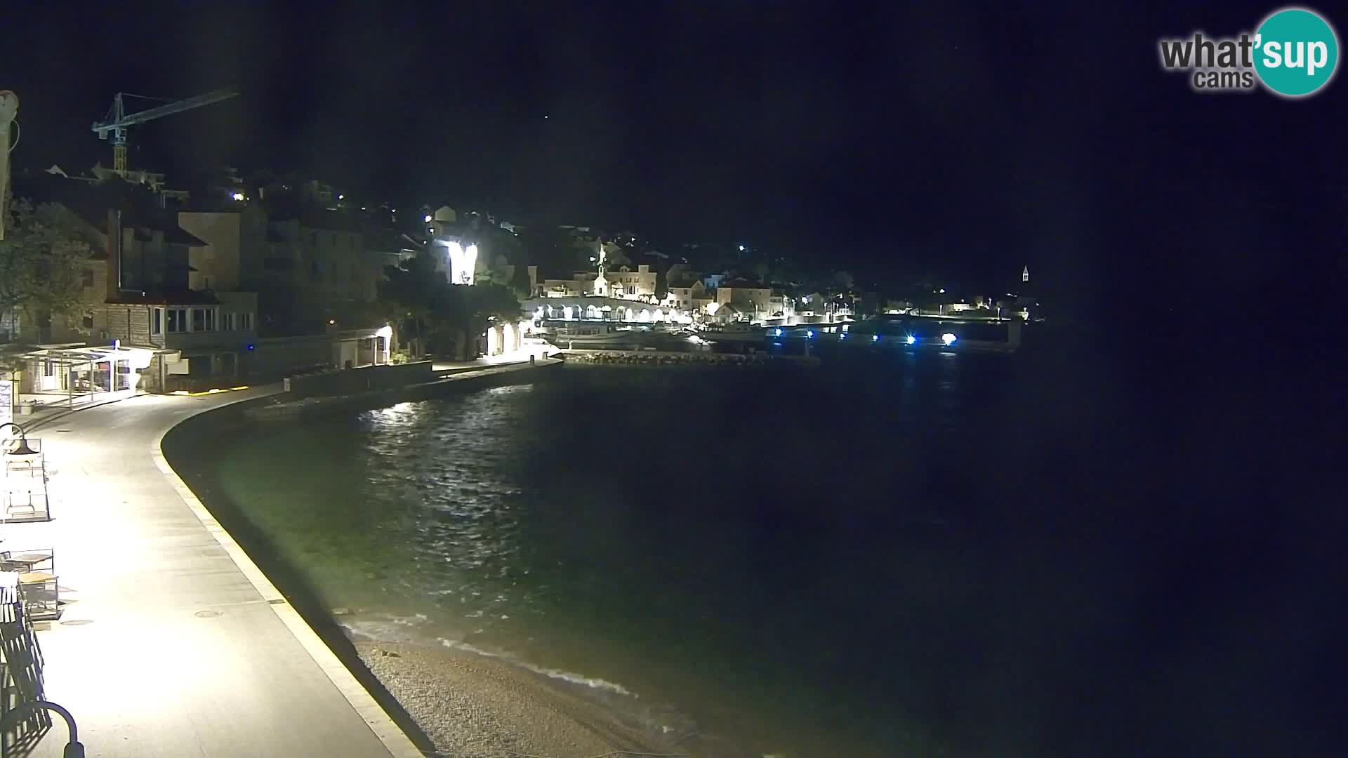 Web kamera Bol – Centar mjesta i marina | Pogled uživo