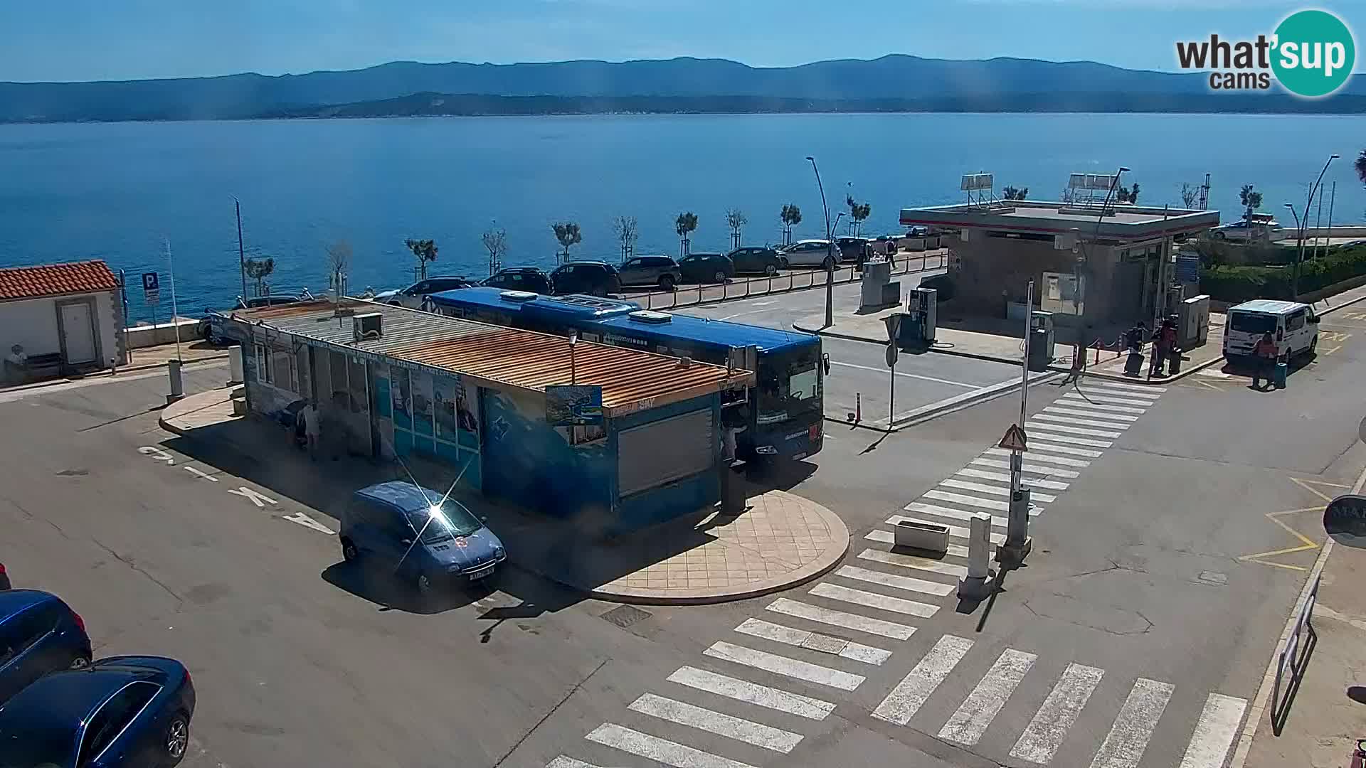 Web kamera Bol – Centar mjesta i marina | Pogled uživo