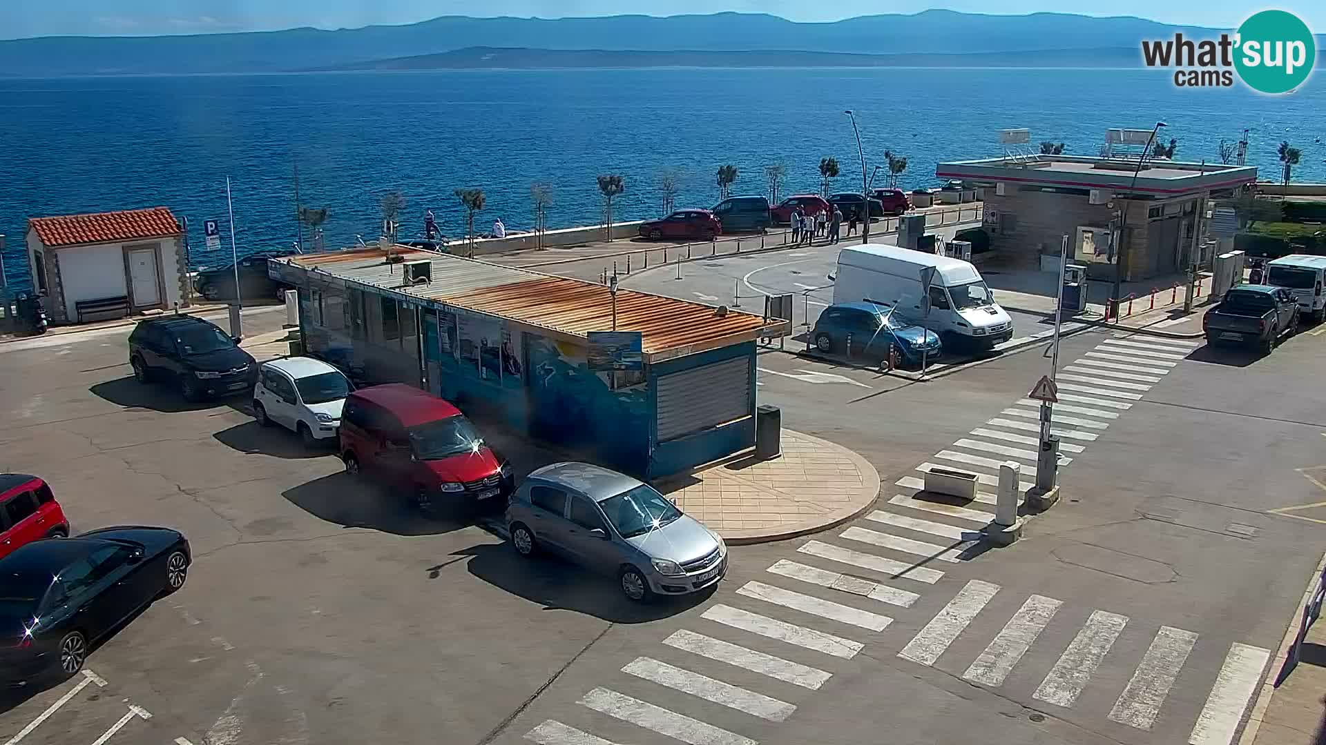 Web kamera Bol – Centar mjesta i marina | Pogled uživo