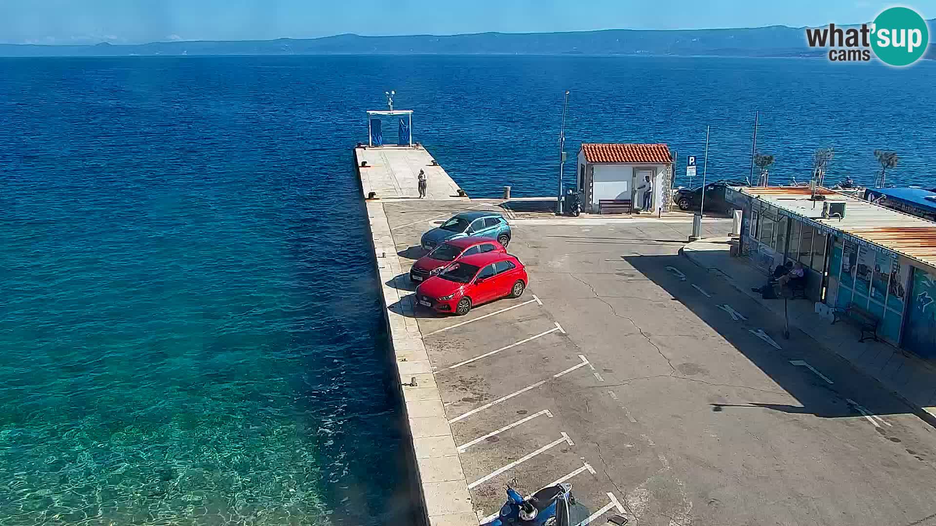 Web kamera Bol – Centar mjesta i marina | Pogled uživo