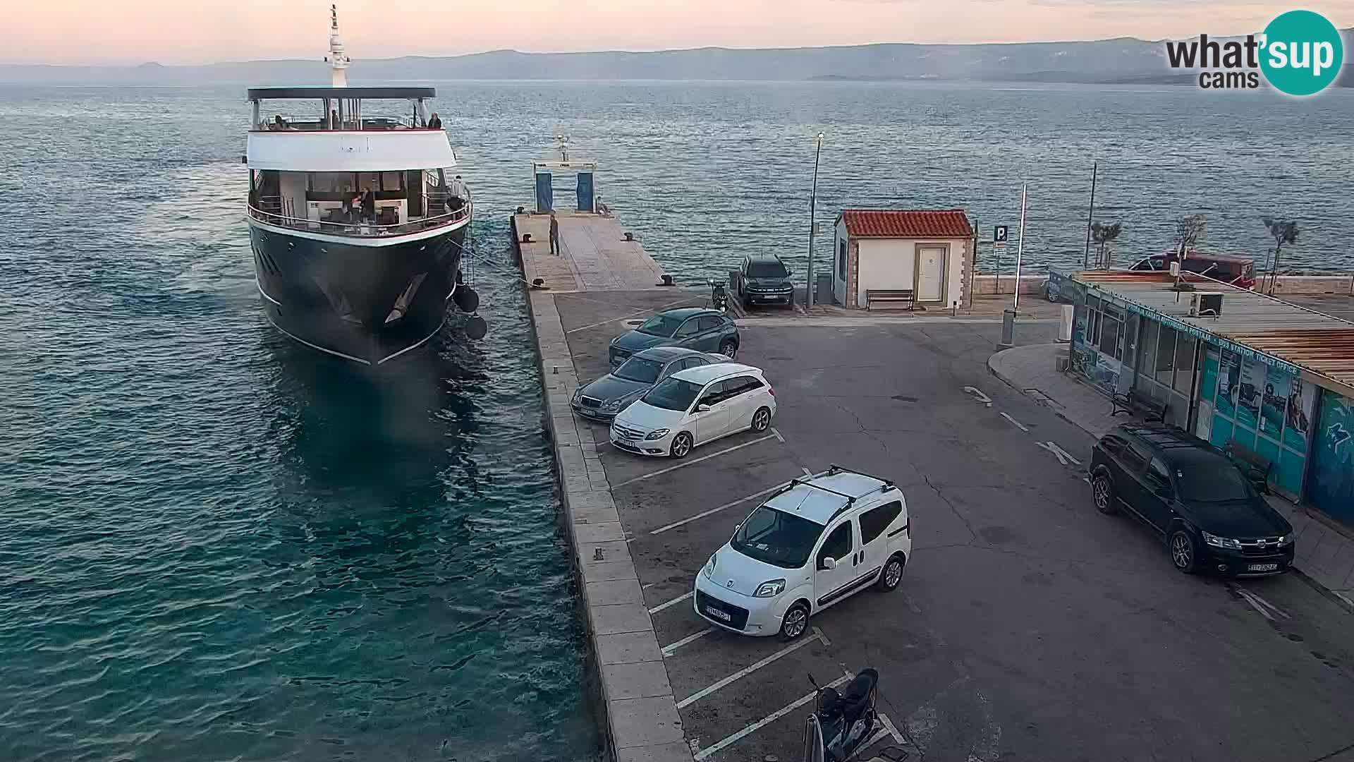 Webcam Bol Hafen & Ortszentrum – Liveblick aus Bol auf der Insel Brač