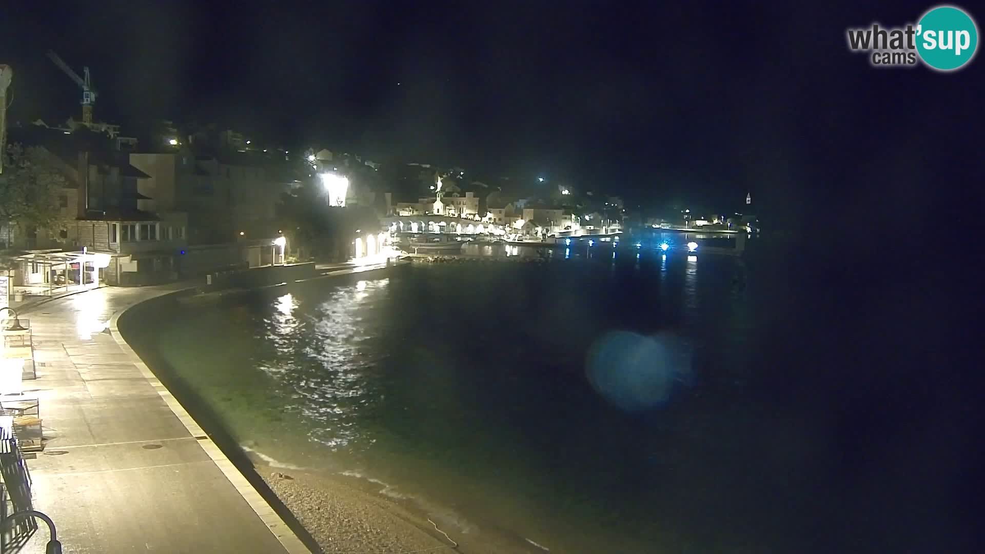 Web kamera Bol – Centar mjesta i marina | Pogled uživo