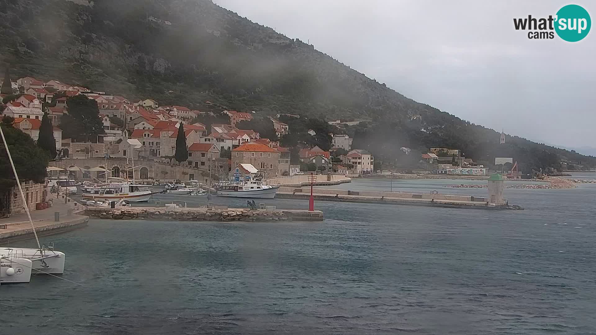 Webcam Bol Hafen & Ortszentrum – Liveblick aus Bol auf der Insel Brač
