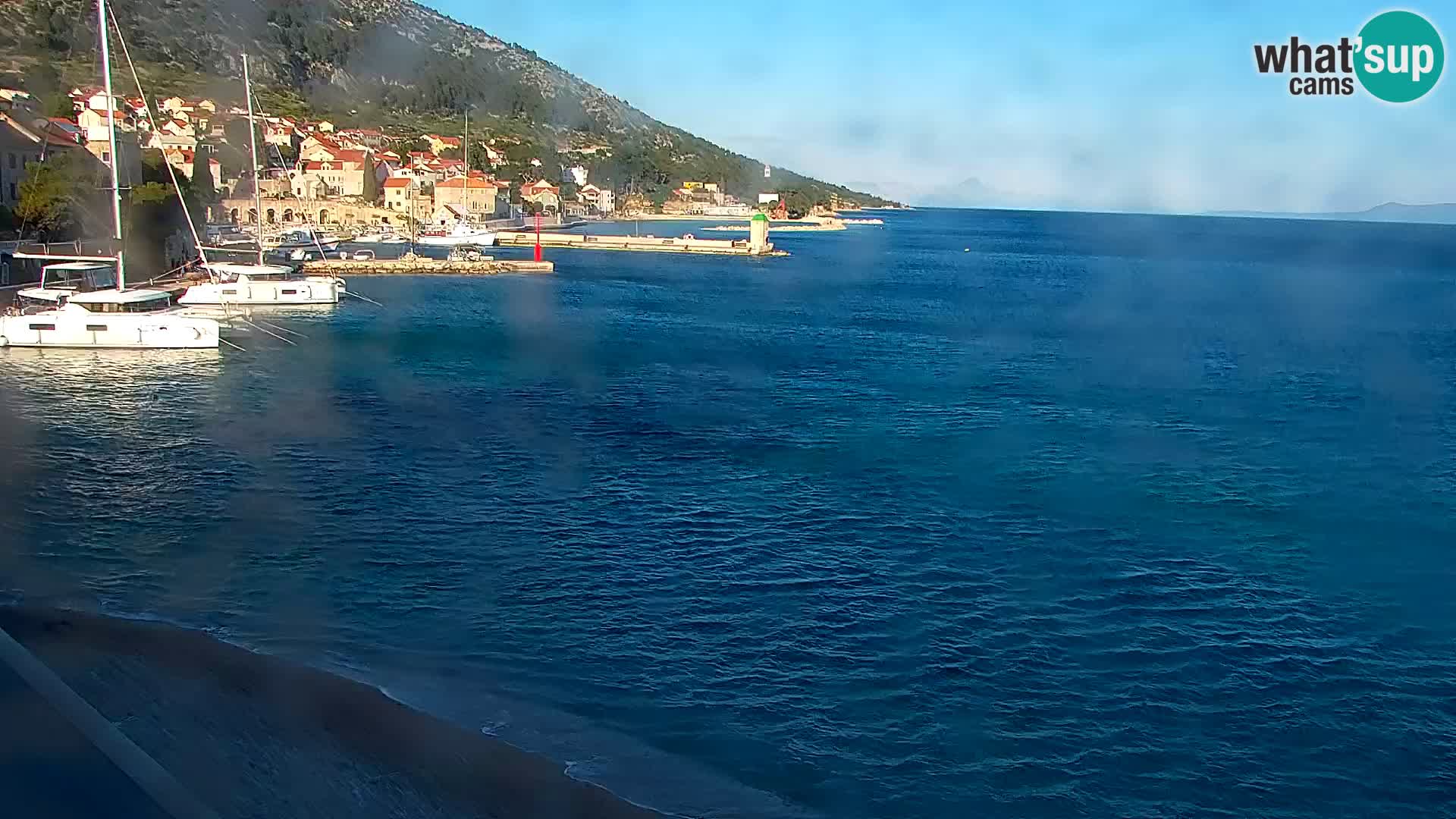 Webcam Bol Centro e Marina – Vista live dal porto di Bol