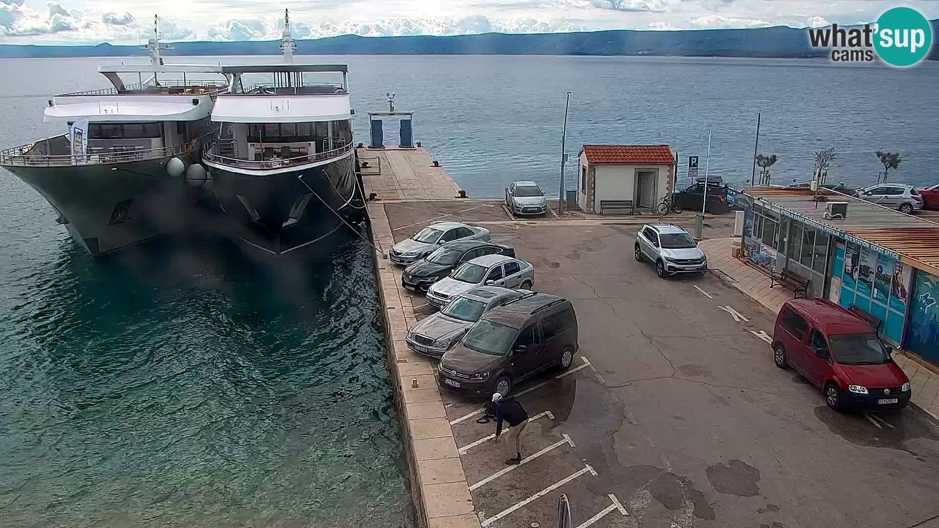 Webcam Bol Town Center & Marina – Live View from Bol, Brač