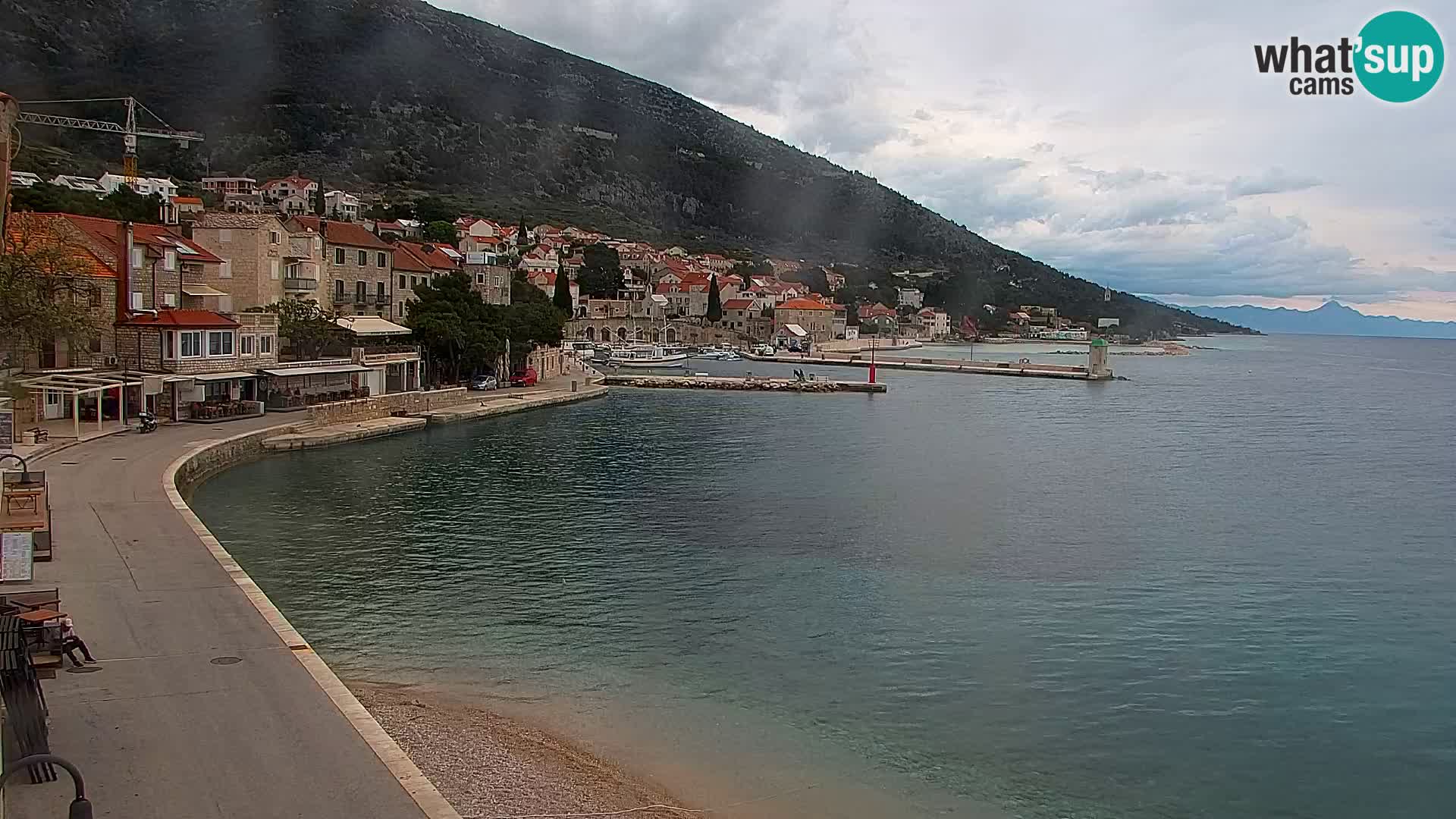 Web kamera Bol – Centar mjesta i marina | Pogled uživo