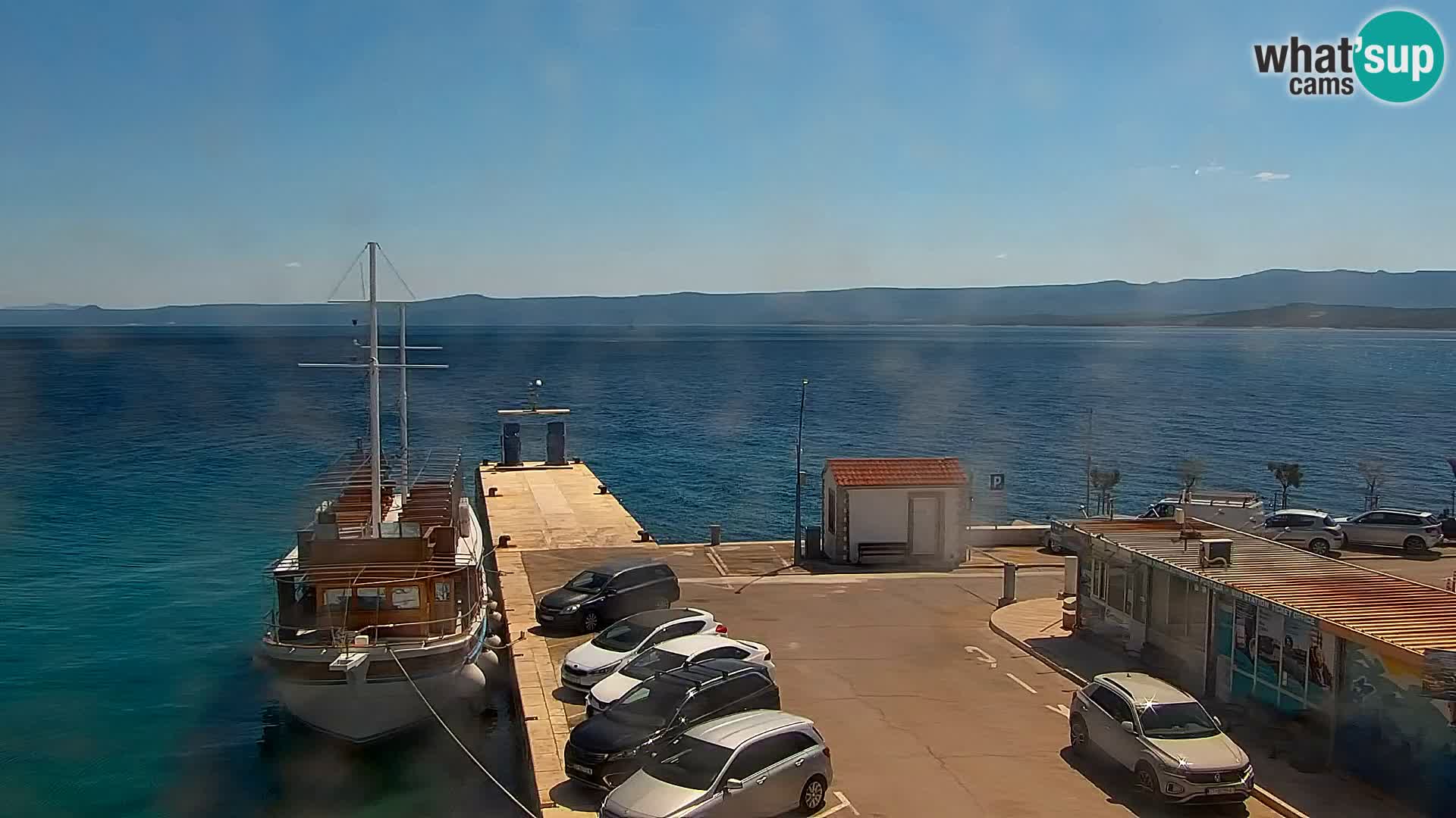 Webcam Bol Centro e Marina – Vista live dal porto di Bol