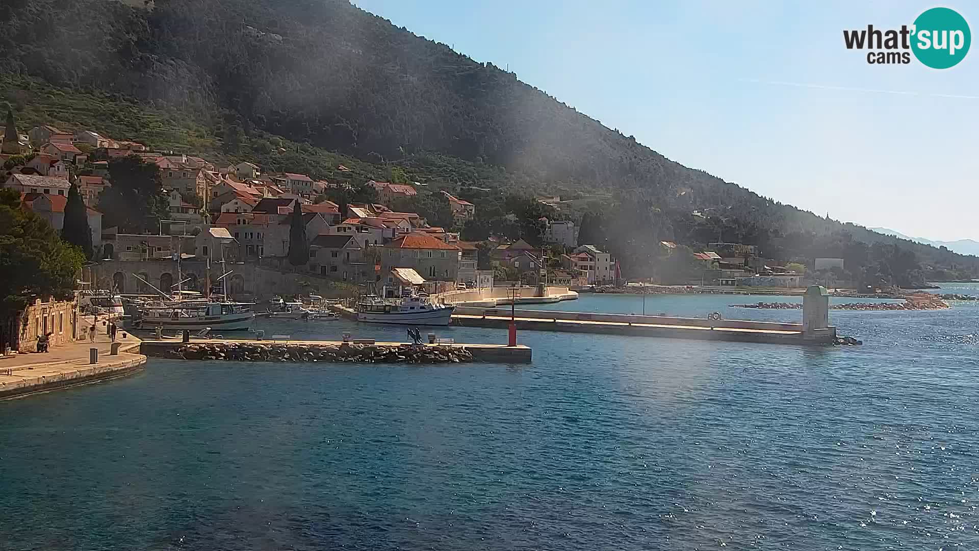 Webcam Bol Centro e Marina – Vista live dal porto di Bol