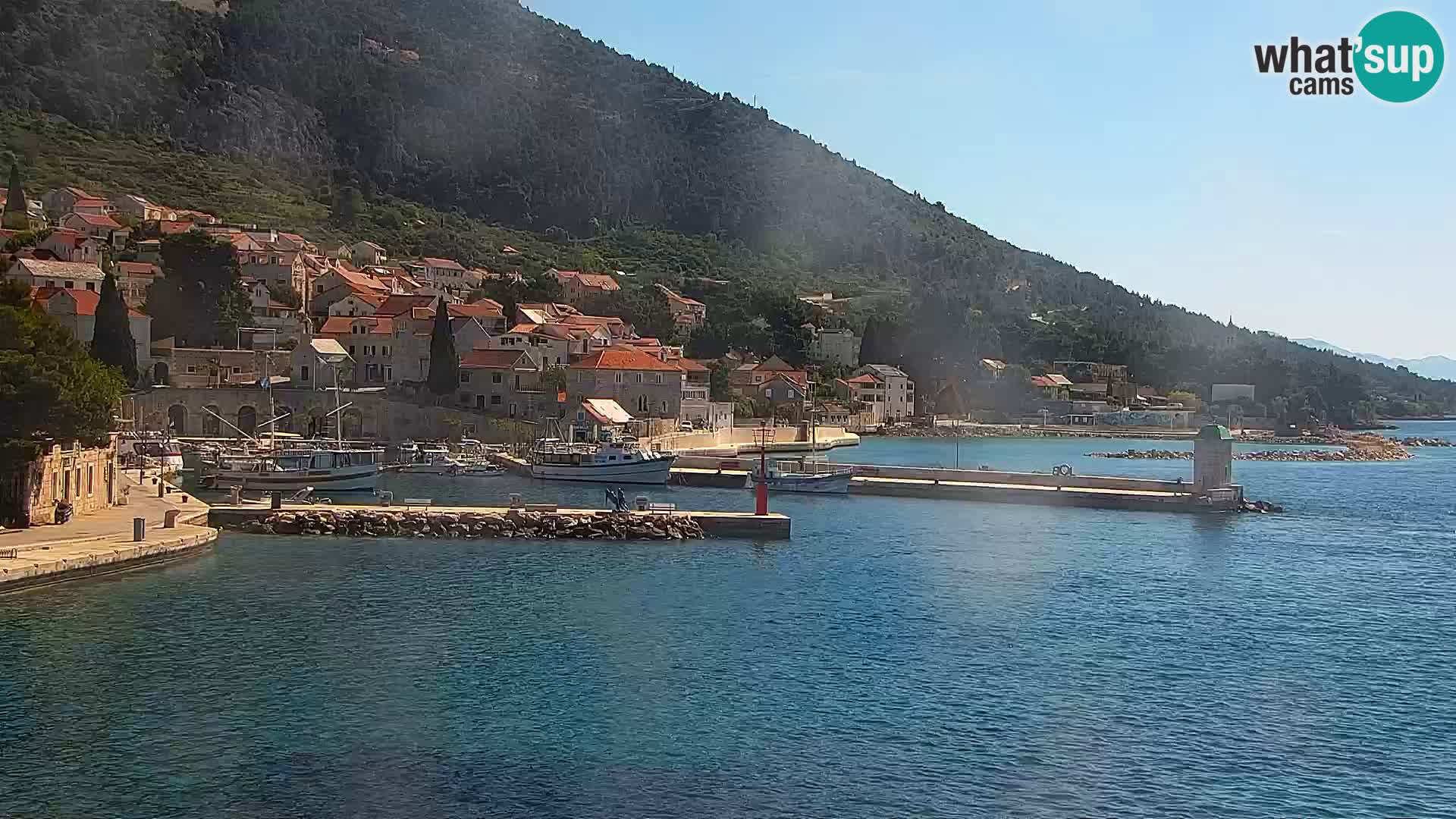 Webcam Bol Centro e Marina – Vista live dal porto di Bol