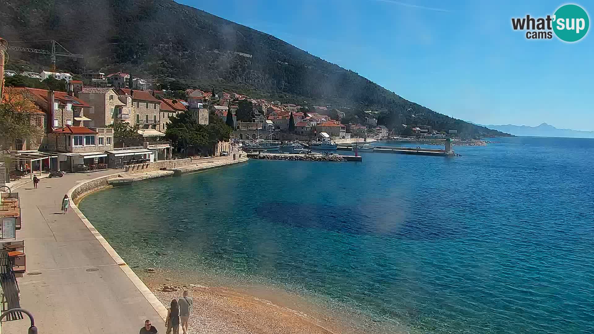 Web kamera Bol – Centar mjesta i marina | Pogled uživo