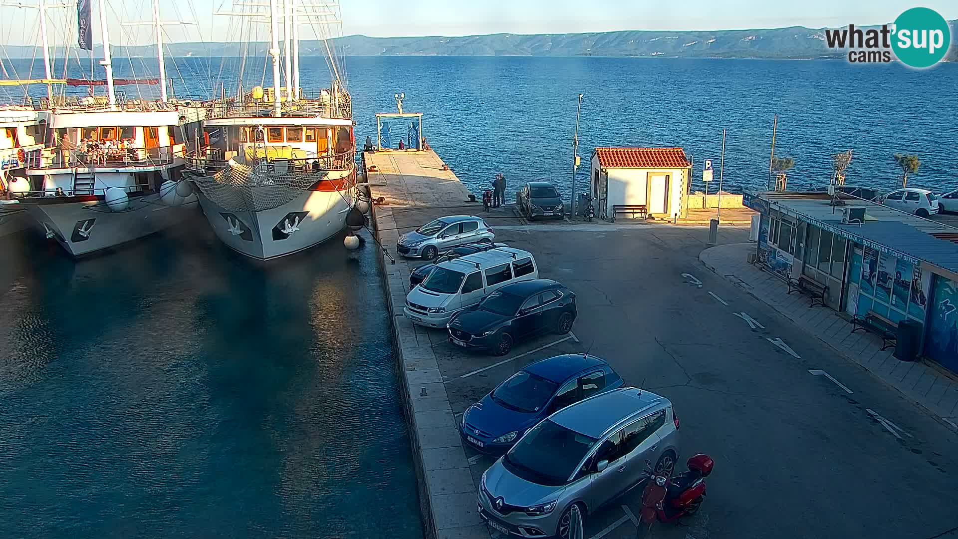 Webcam Bol Hafen & Ortszentrum – Liveblick aus Bol auf der Insel Brač
