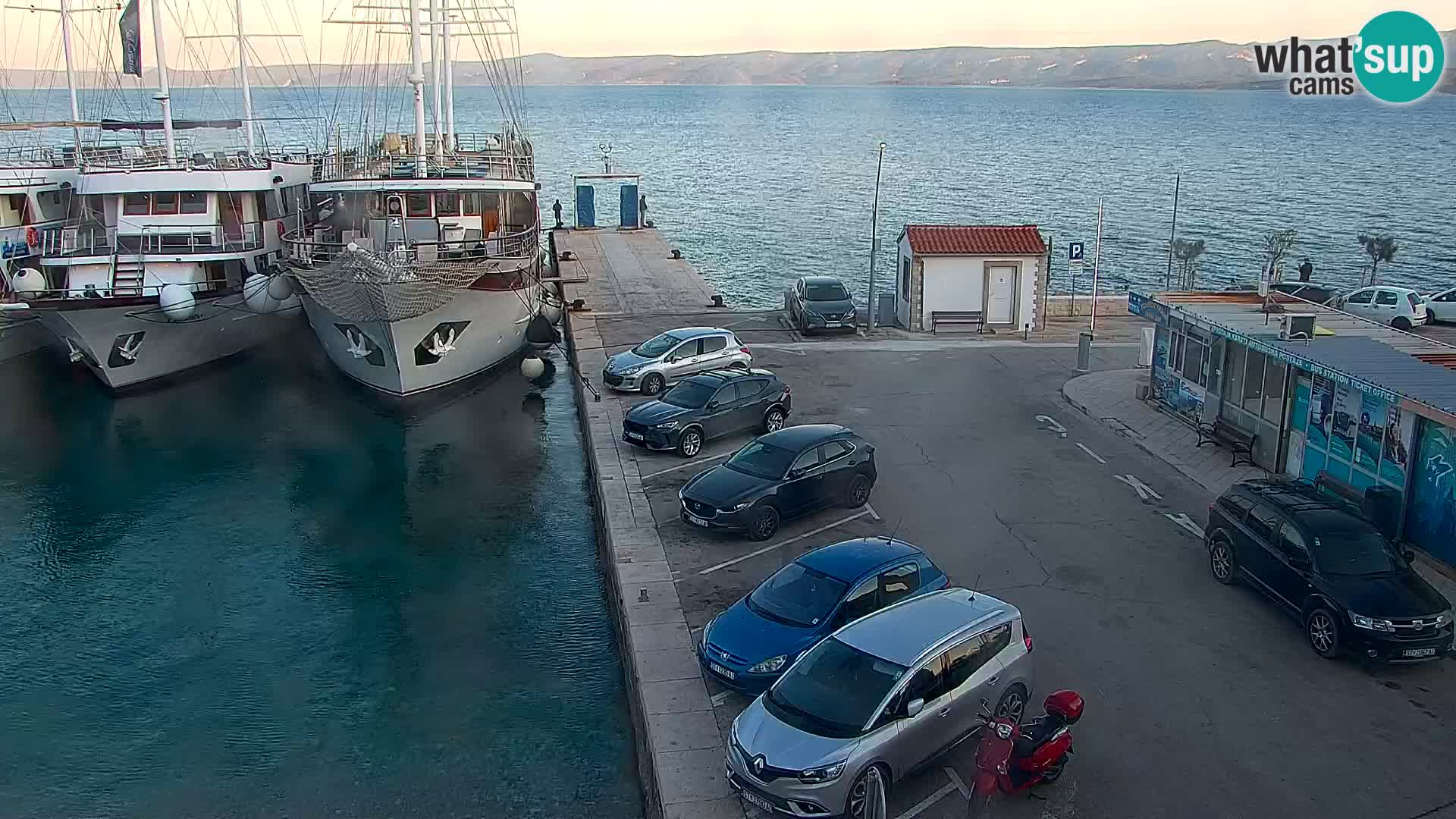 Webcam Bol Town Center & Marina – Live View from Bol, Brač