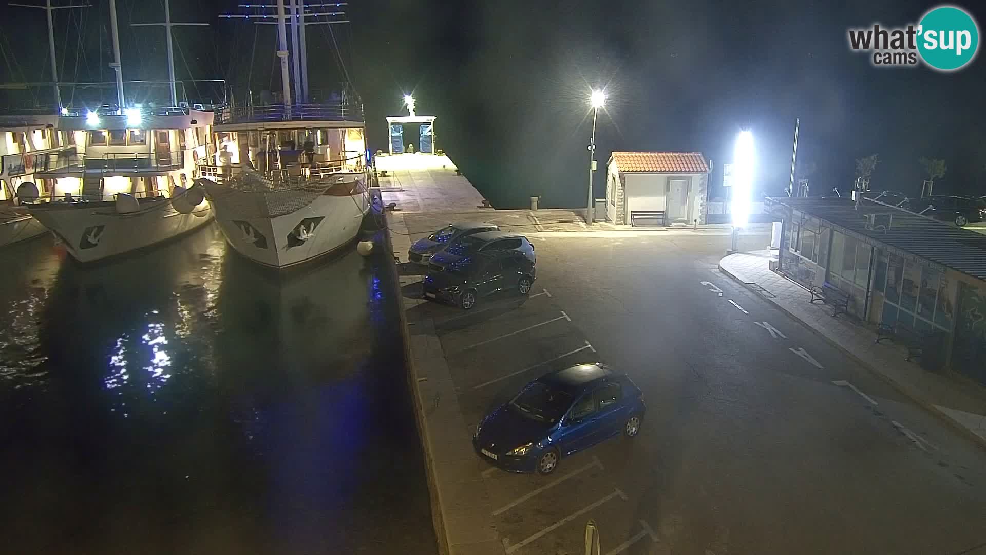 Webcam Bol Centro e Marina – Vista live dal porto di Bol