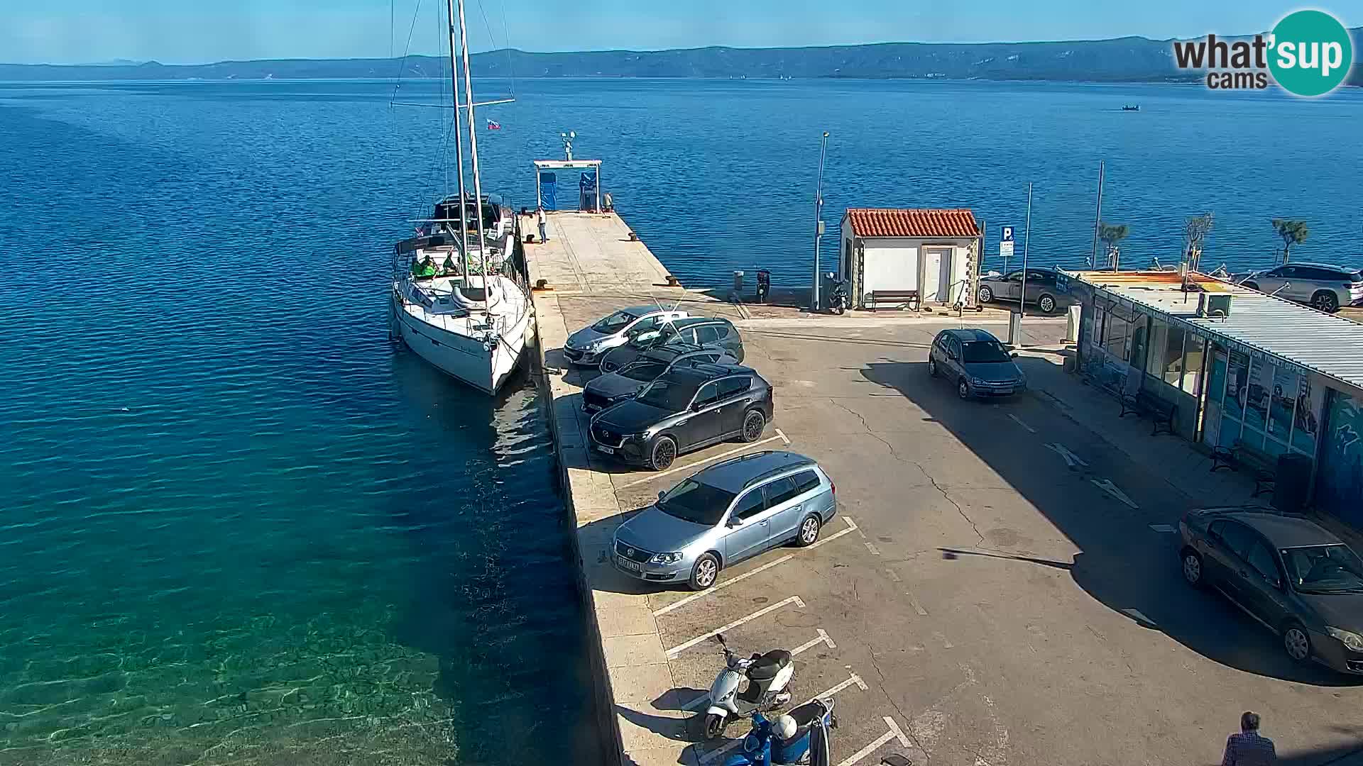 Webcam Bol Centro e Marina – Vista live dal porto di Bol