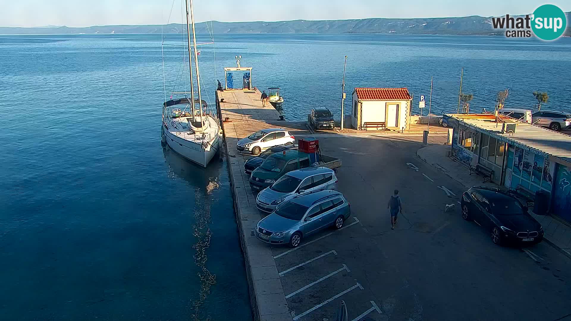 Webcam Bol Centro e Marina – Vista live dal porto di Bol