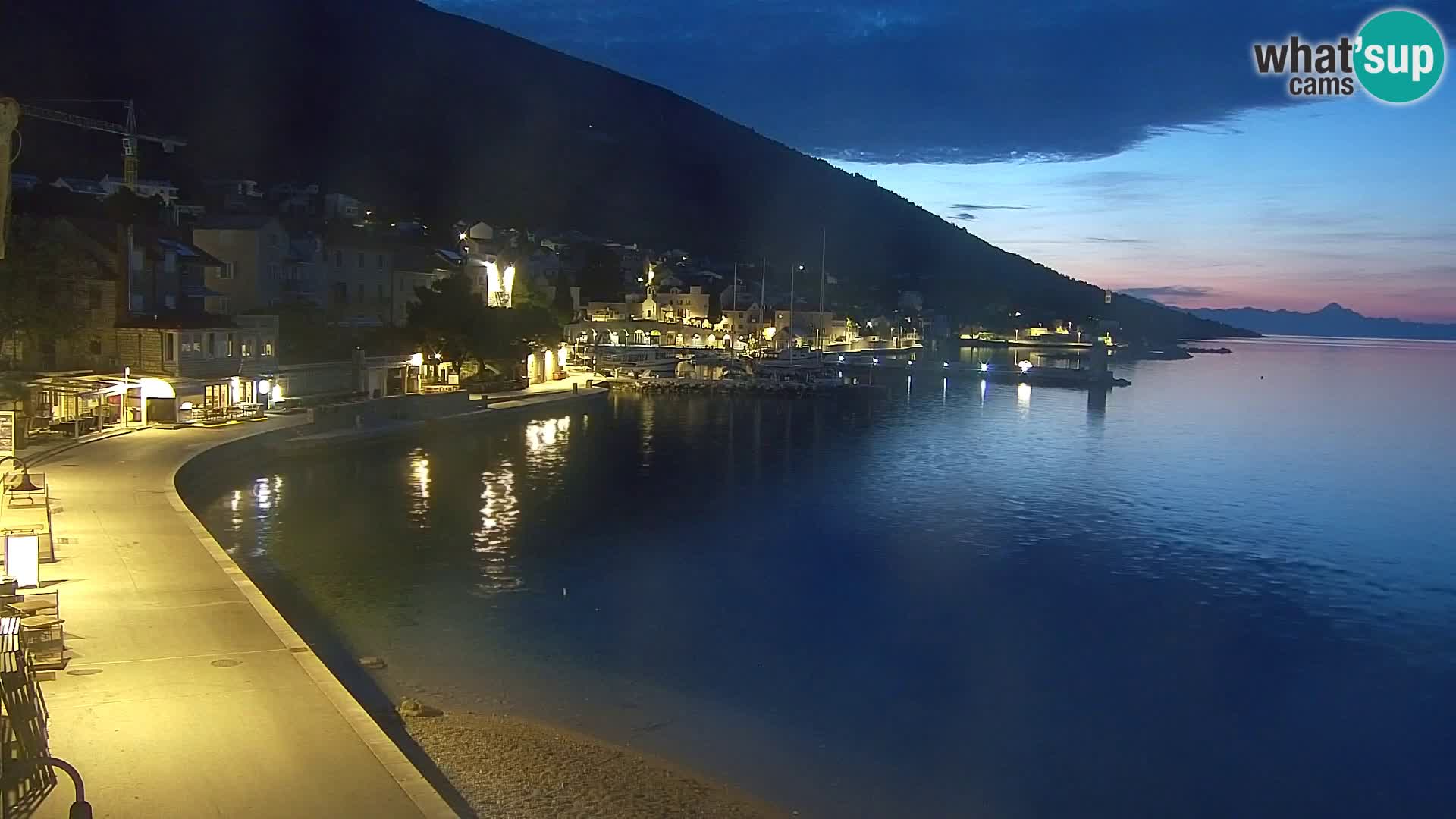 Webcam Bol Centro e Marina – Vista live dal porto di Bol