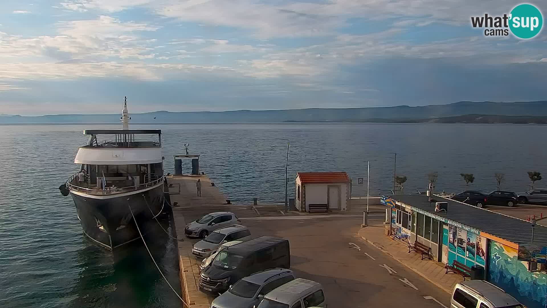 Webcam Bol Centro e Marina – Vista live dal porto di Bol