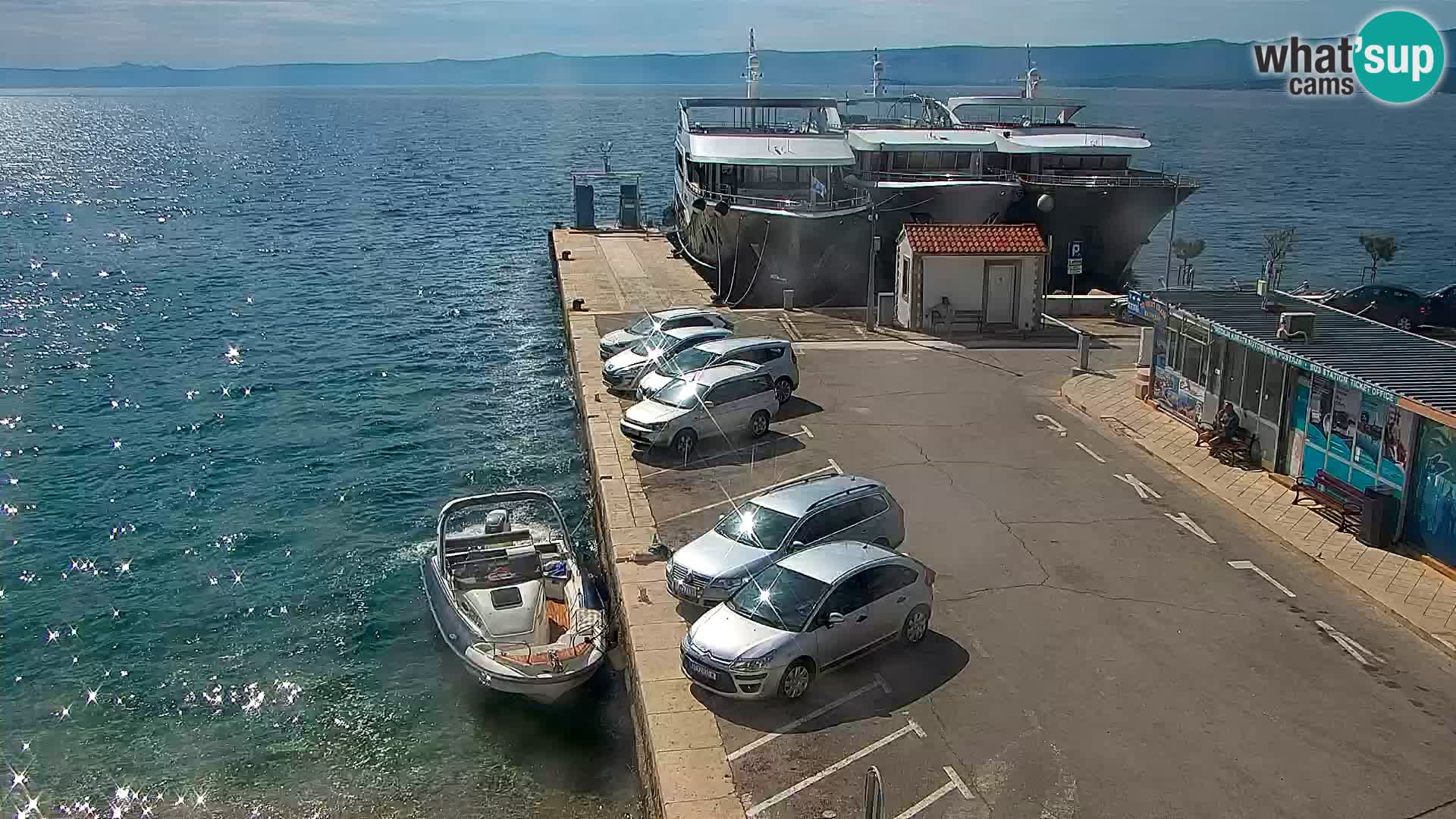 Webcam Bol Centro e Marina – Vista live dal porto di Bol