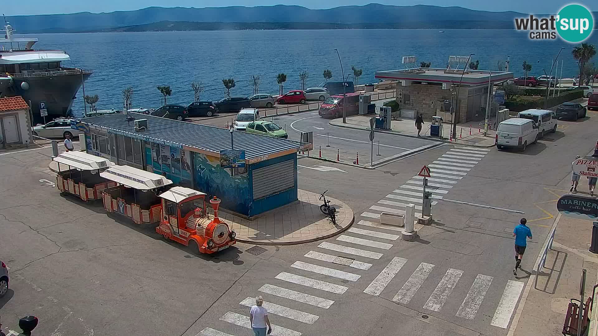 Web kamera Bol – Centar mjesta i marina | Pogled uživo