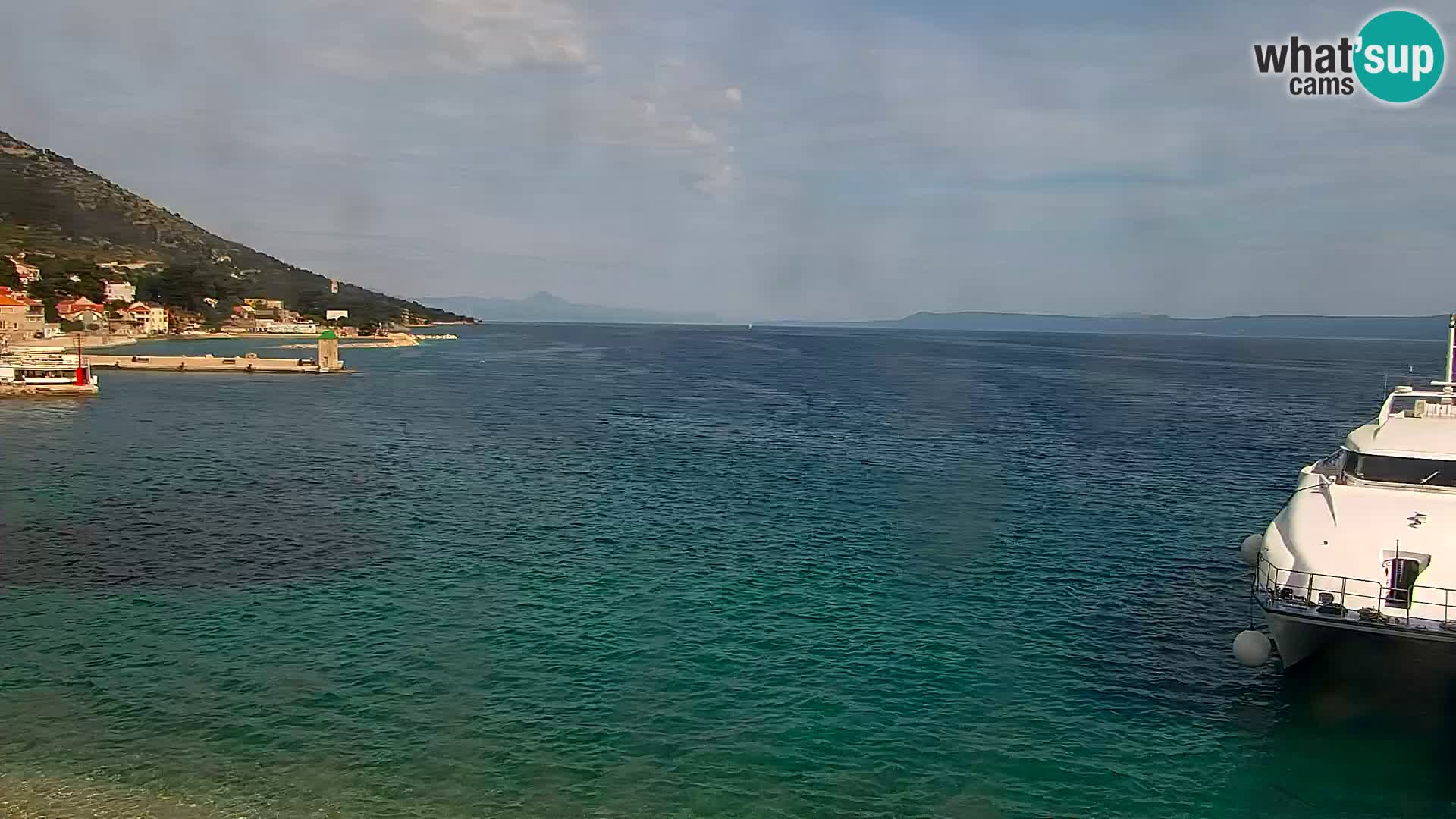 Webcam Bol Centro e Marina – Vista live dal porto di Bol