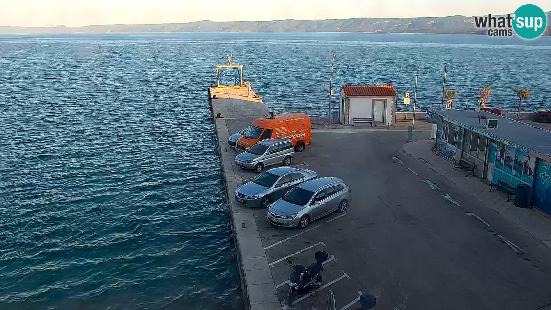 Webcam Bol Centro e Marina – Vista live dal porto di Bol