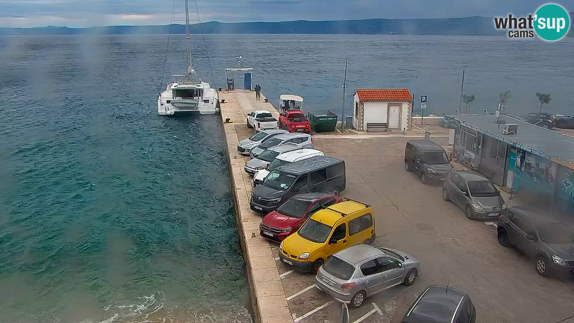 Webcam Bol Centro e Marina – Vista live dal porto di Bol