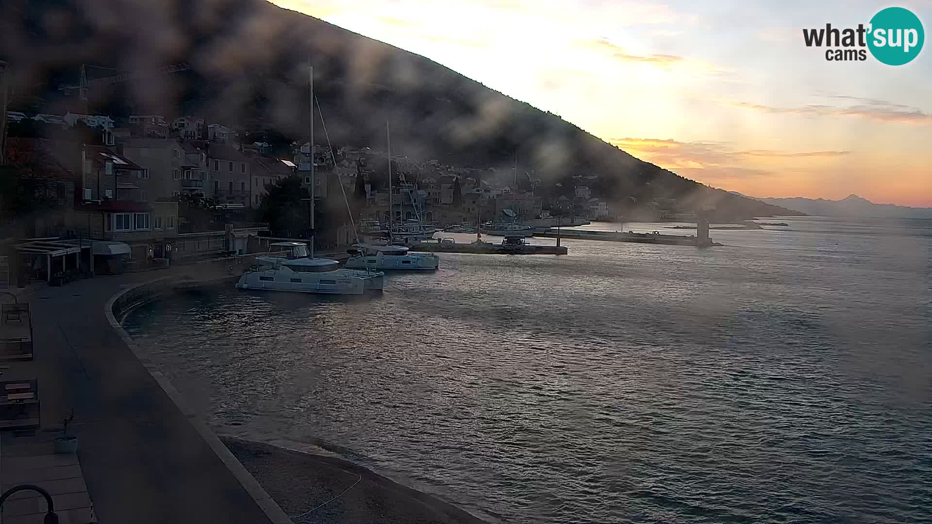 Webcam Bol Hafen & Ortszentrum – Liveblick aus Bol auf der Insel Brač