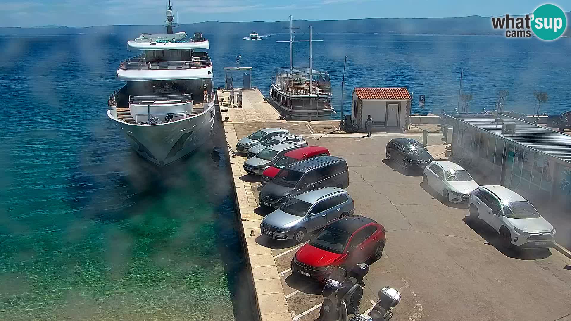 Webcam Bol Hafen & Ortszentrum – Liveblick aus Bol auf der Insel Brač