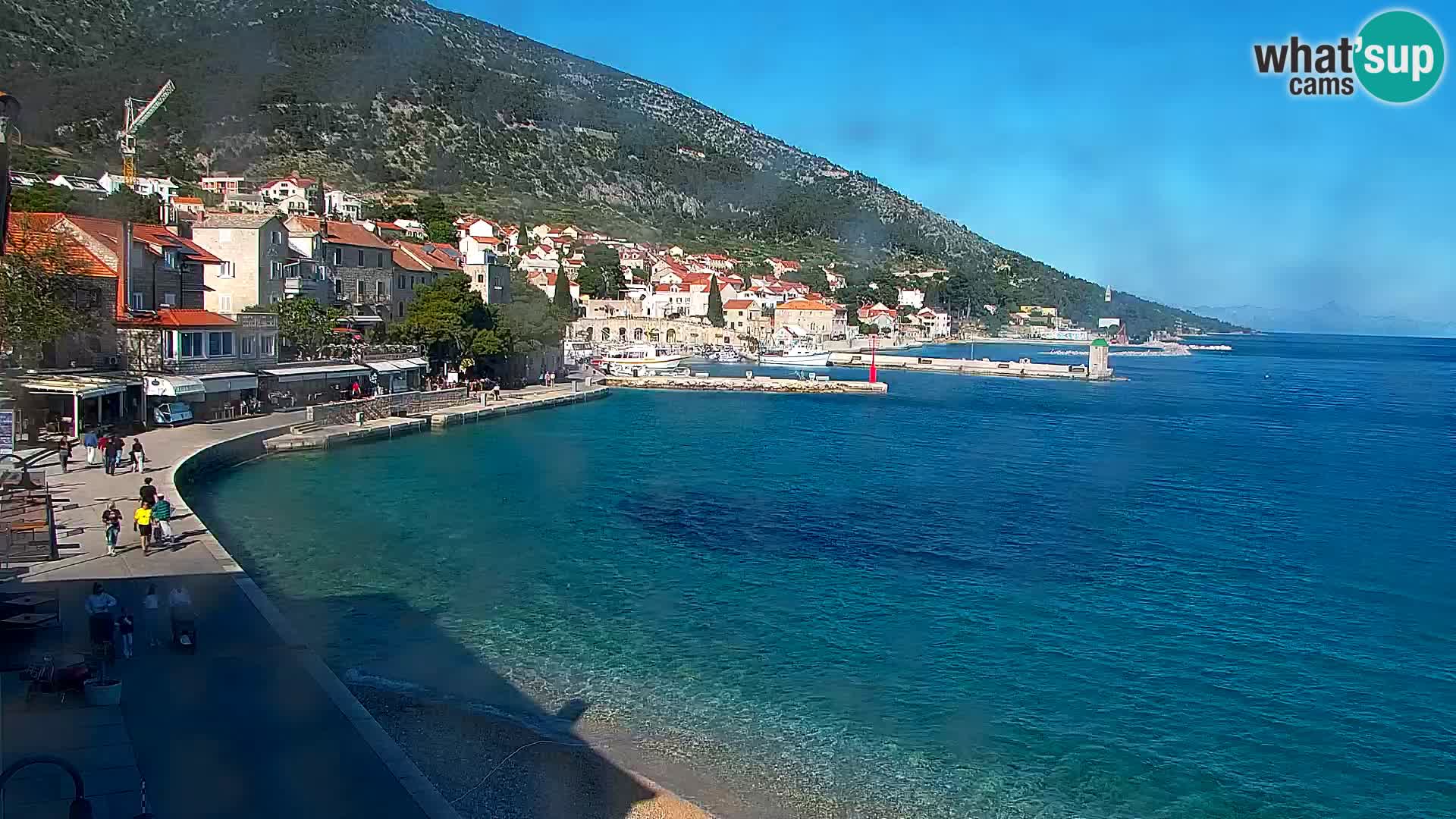 Web kamera Bol – Centar mjesta i marina | Pogled uživo