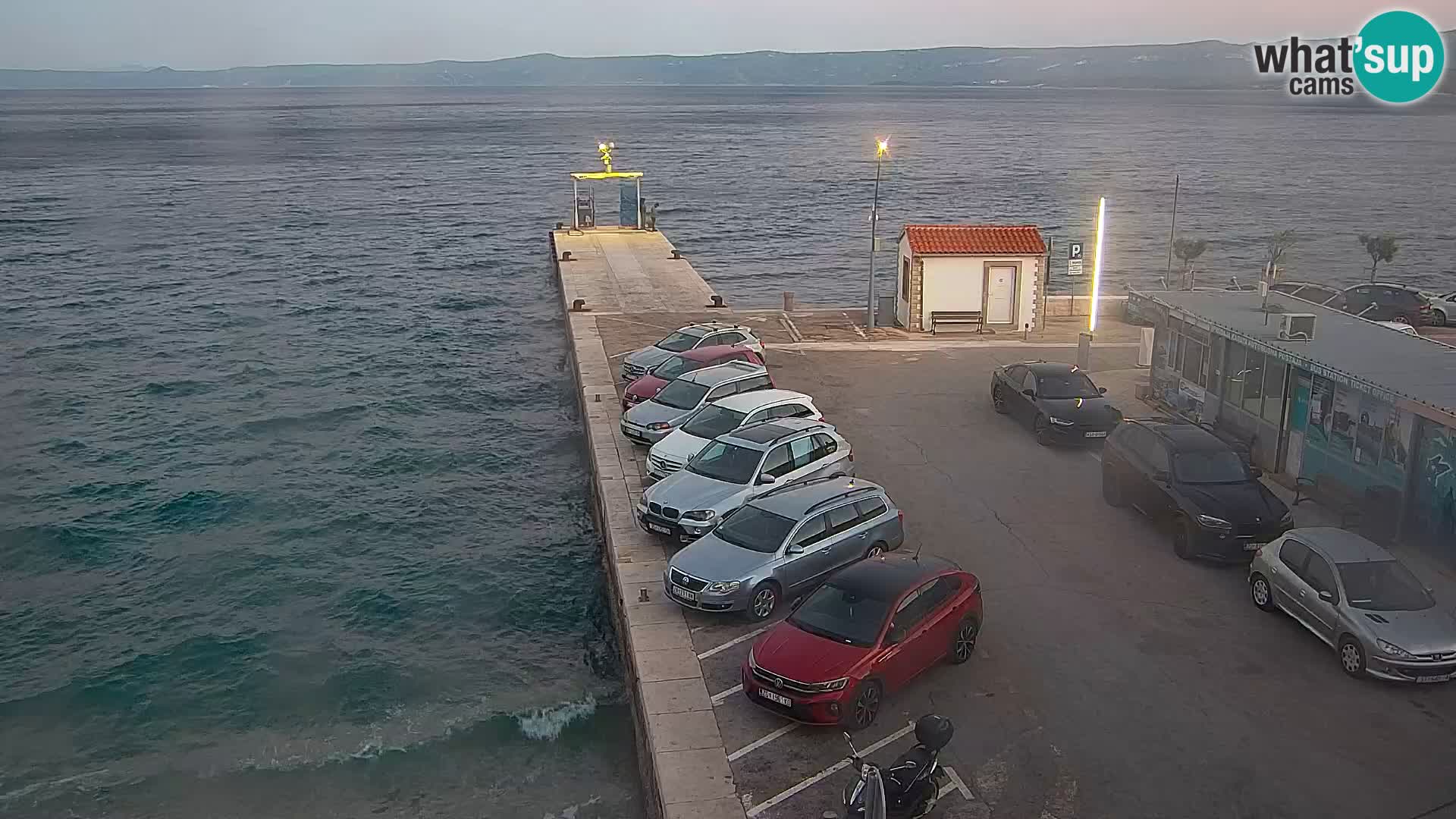 Webcam Bol Centro e Marina – Vista live dal porto di Bol