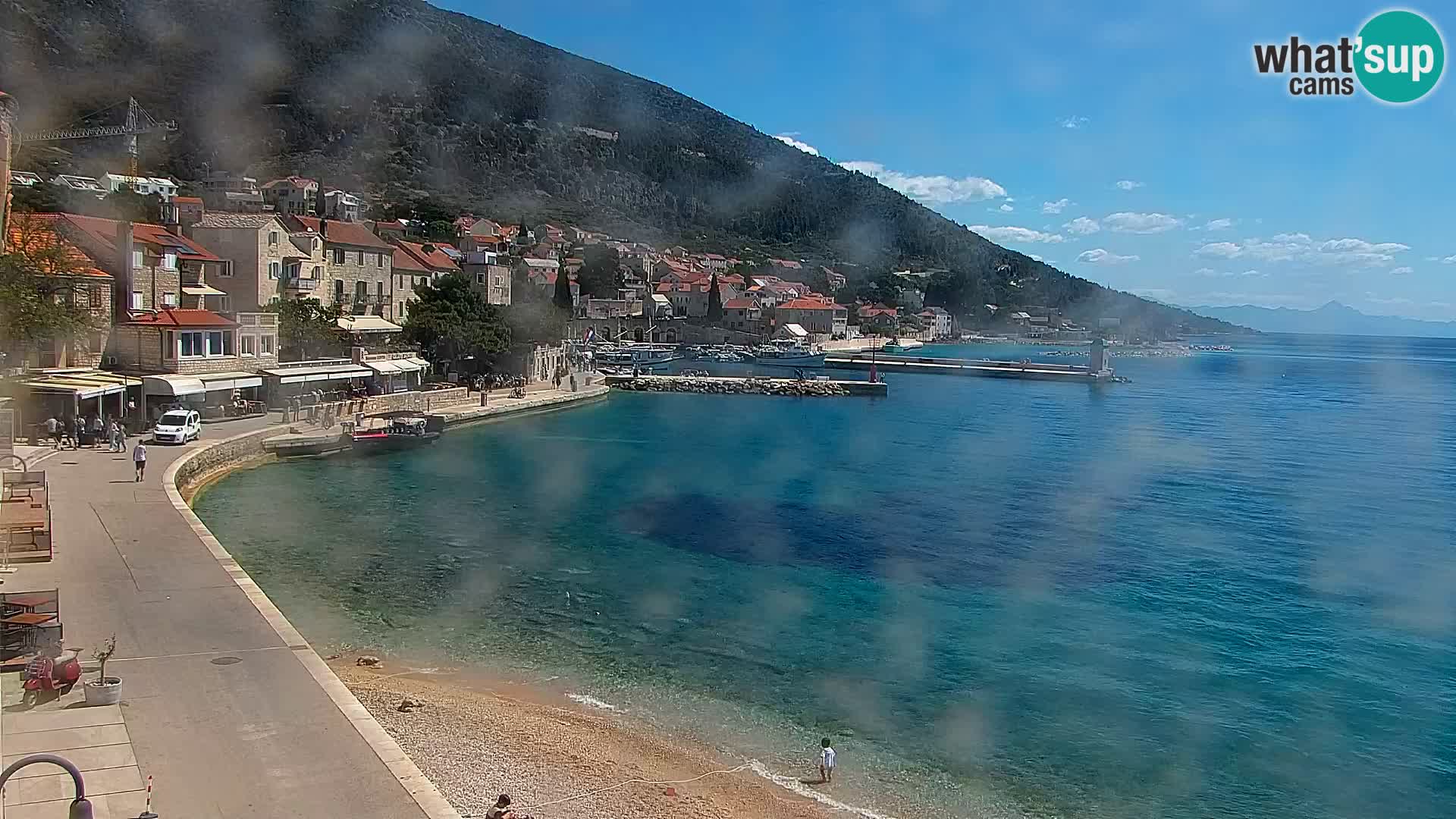 Web kamera Bol – Centar mjesta i marina | Pogled uživo