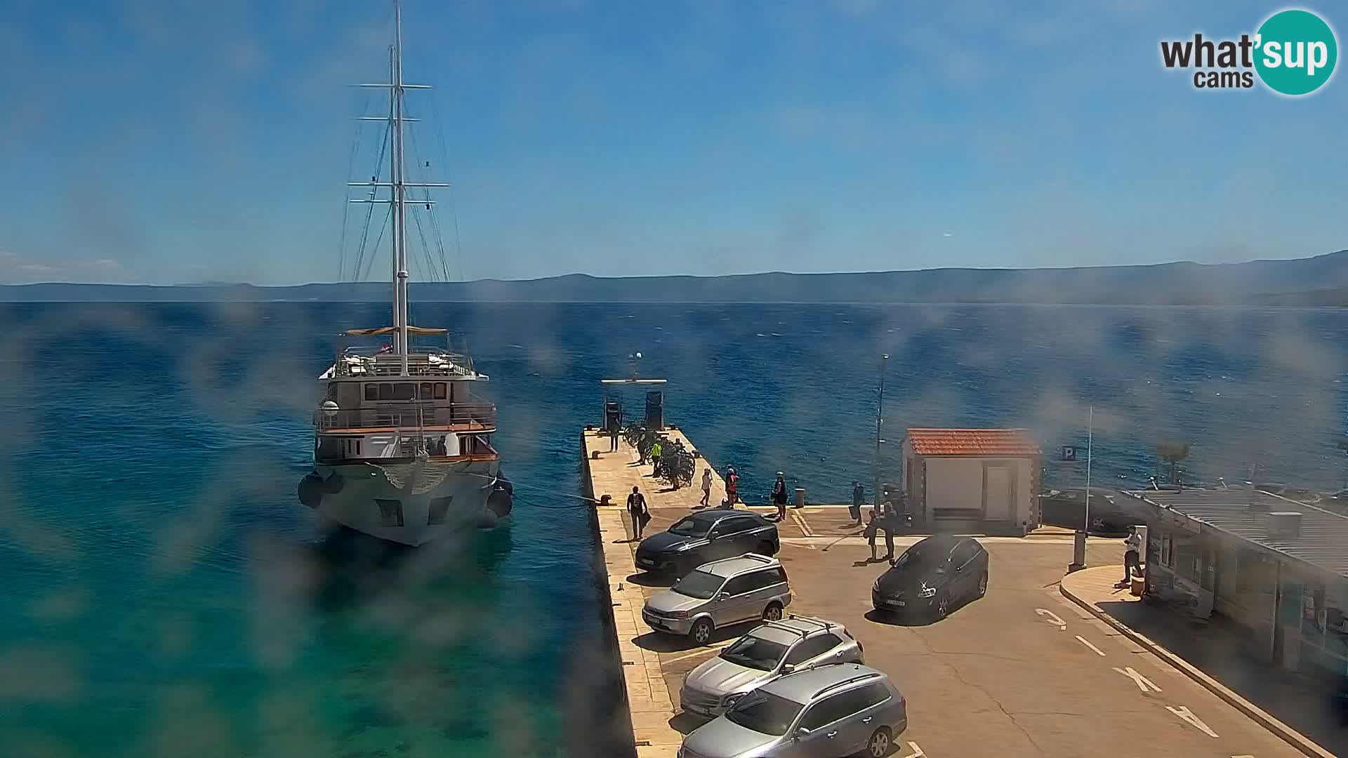 Webcam Bol Centro e Marina – Vista live dal porto di Bol