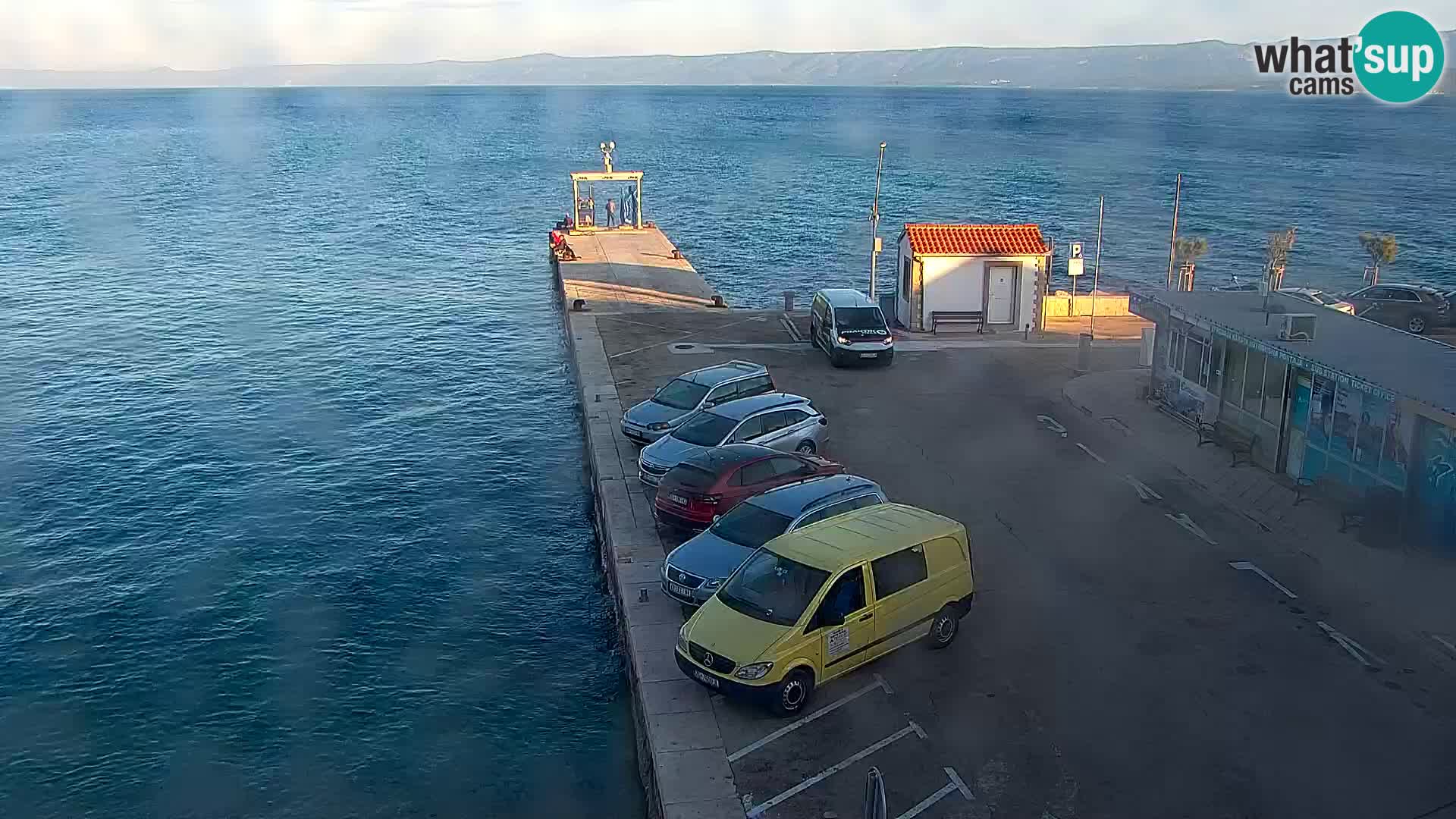 Webcam Bol Centro e Marina – Vista live dal porto di Bol