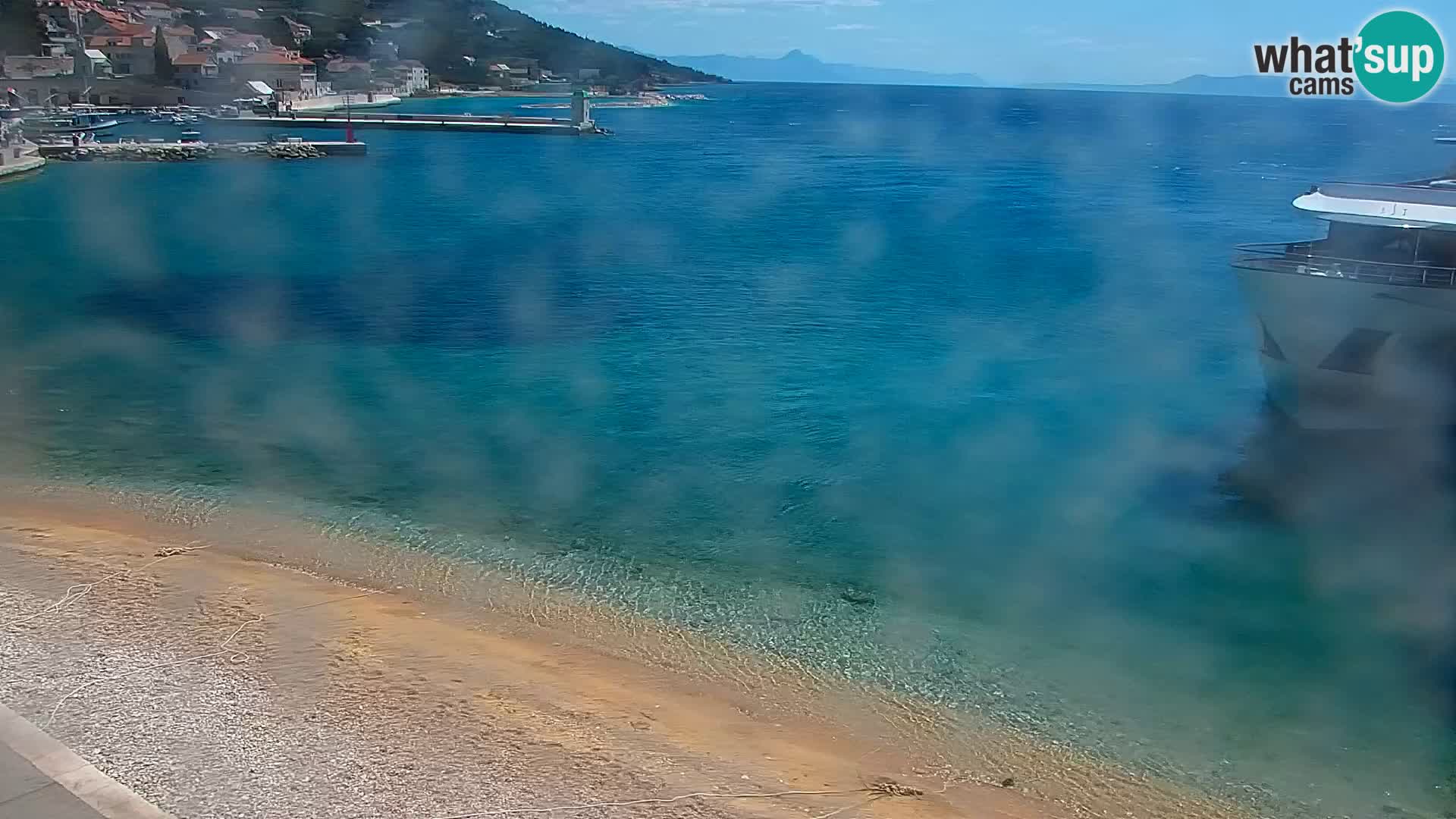 Web kamera Bol – Centar mjesta i marina | Pogled uživo
