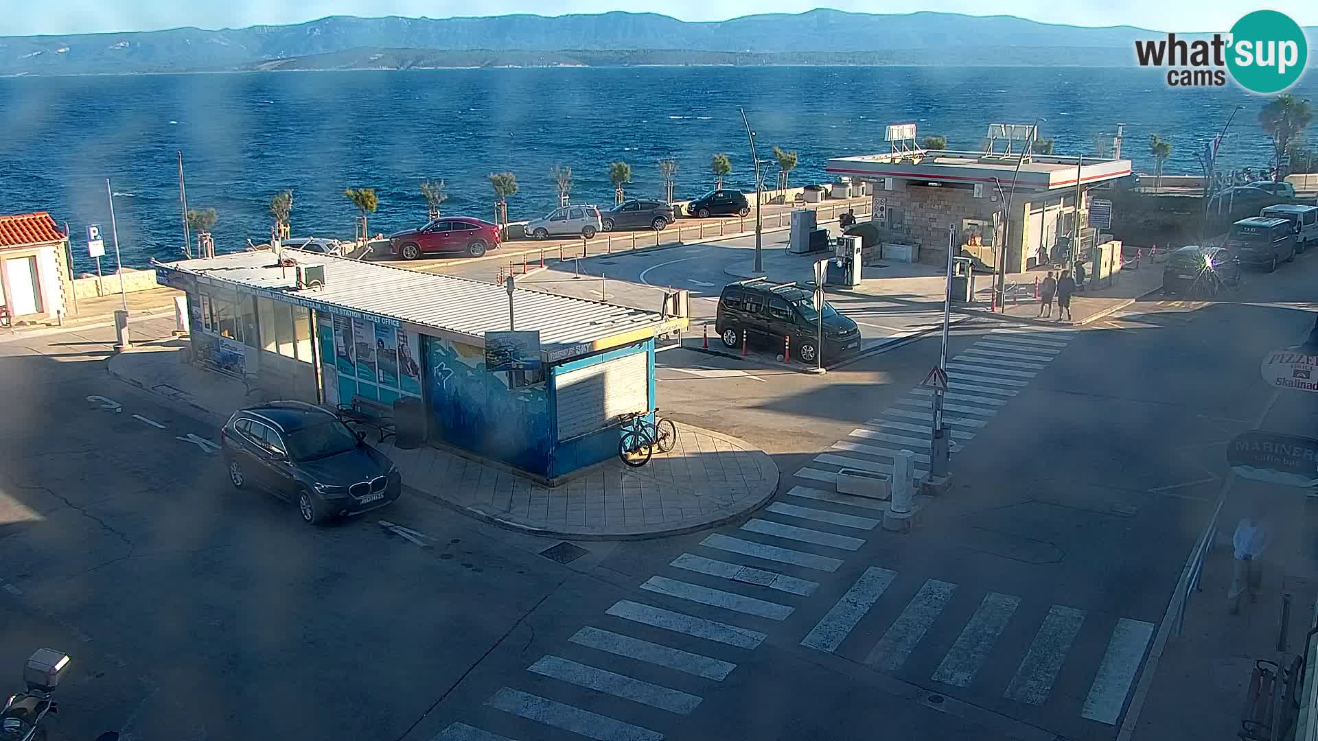 Webcam Bol Centro e Marina – Vista live dal porto di Bol