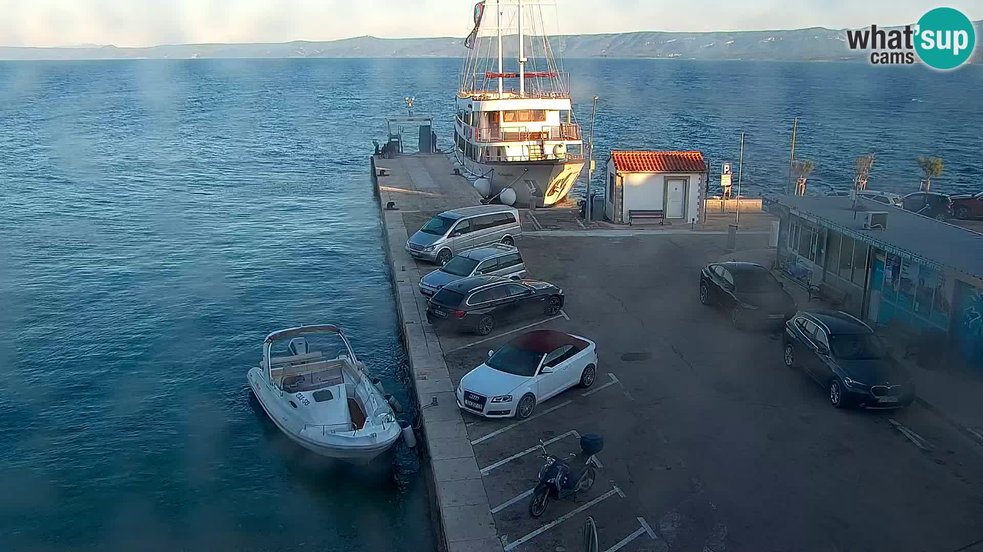 Webcam Bol Town Center & Marina – Live View from Bol, Brač