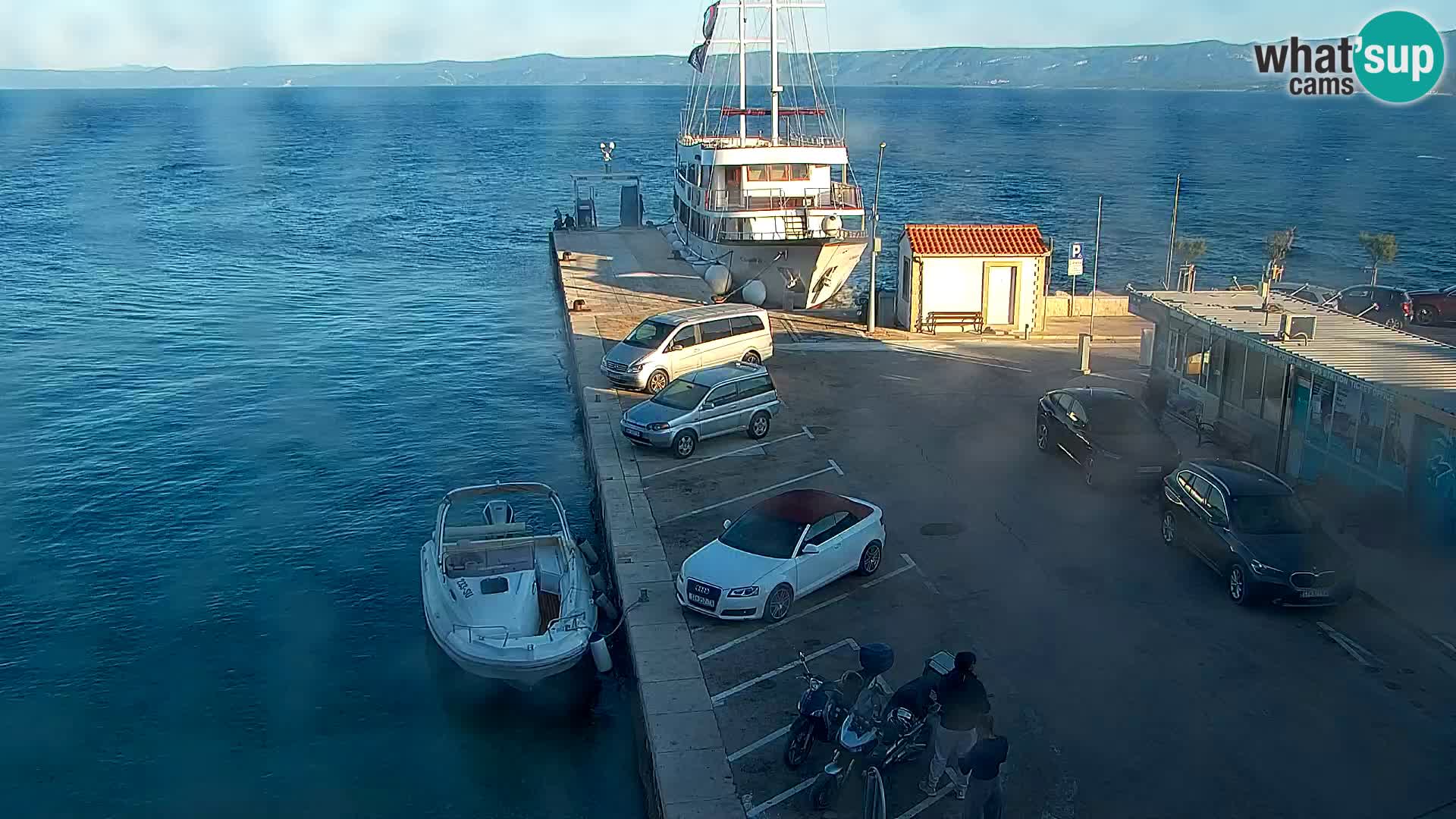 Webcam Bol Town Center & Marina – Live View from Bol, Brač