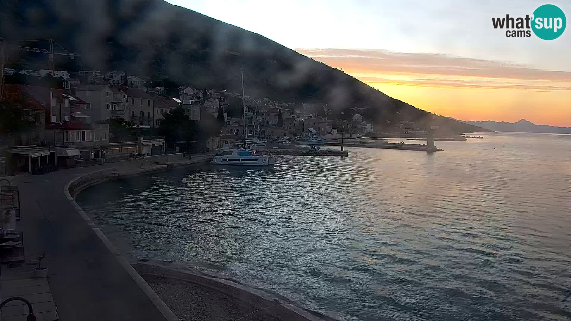 Webcam Bol Hafen & Ortszentrum – Liveblick aus Bol auf der Insel Brač