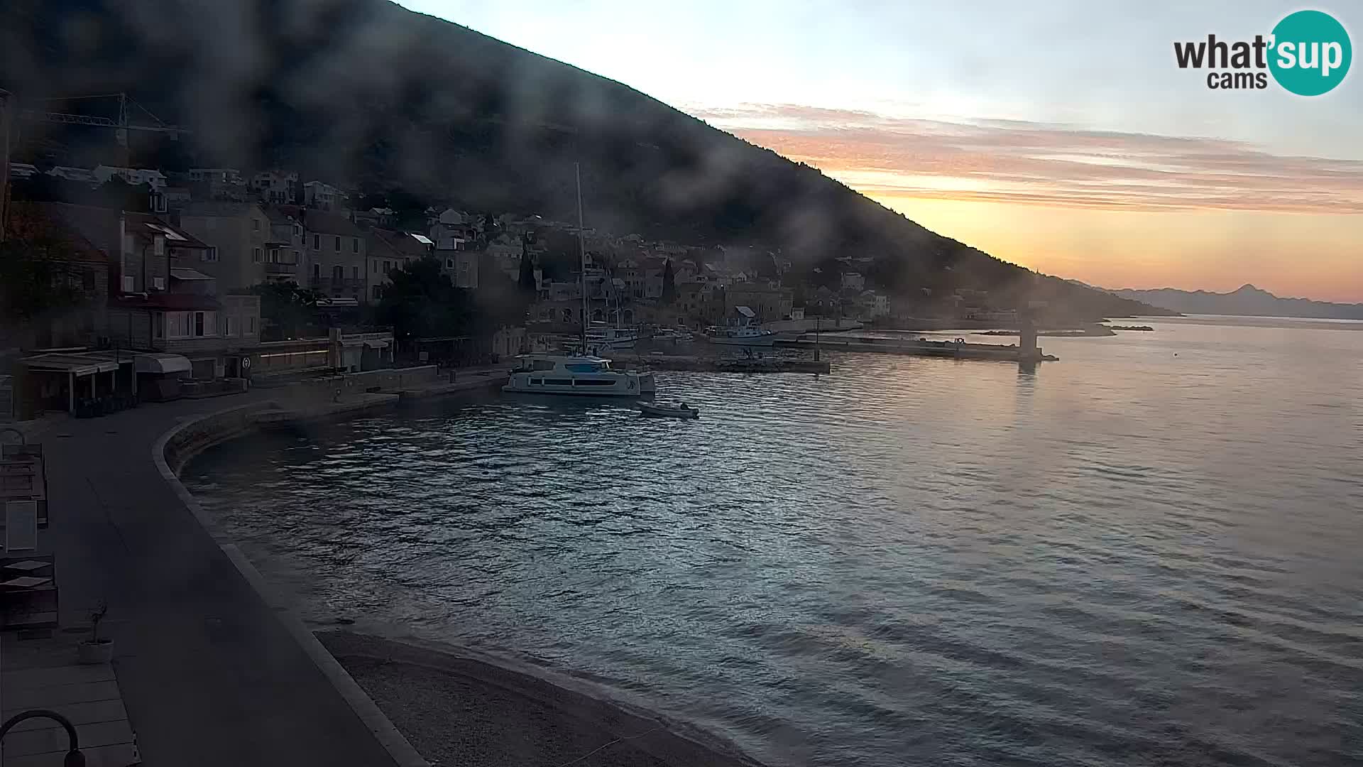 Webcam Bol Centro e Marina – Vista live dal porto di Bol