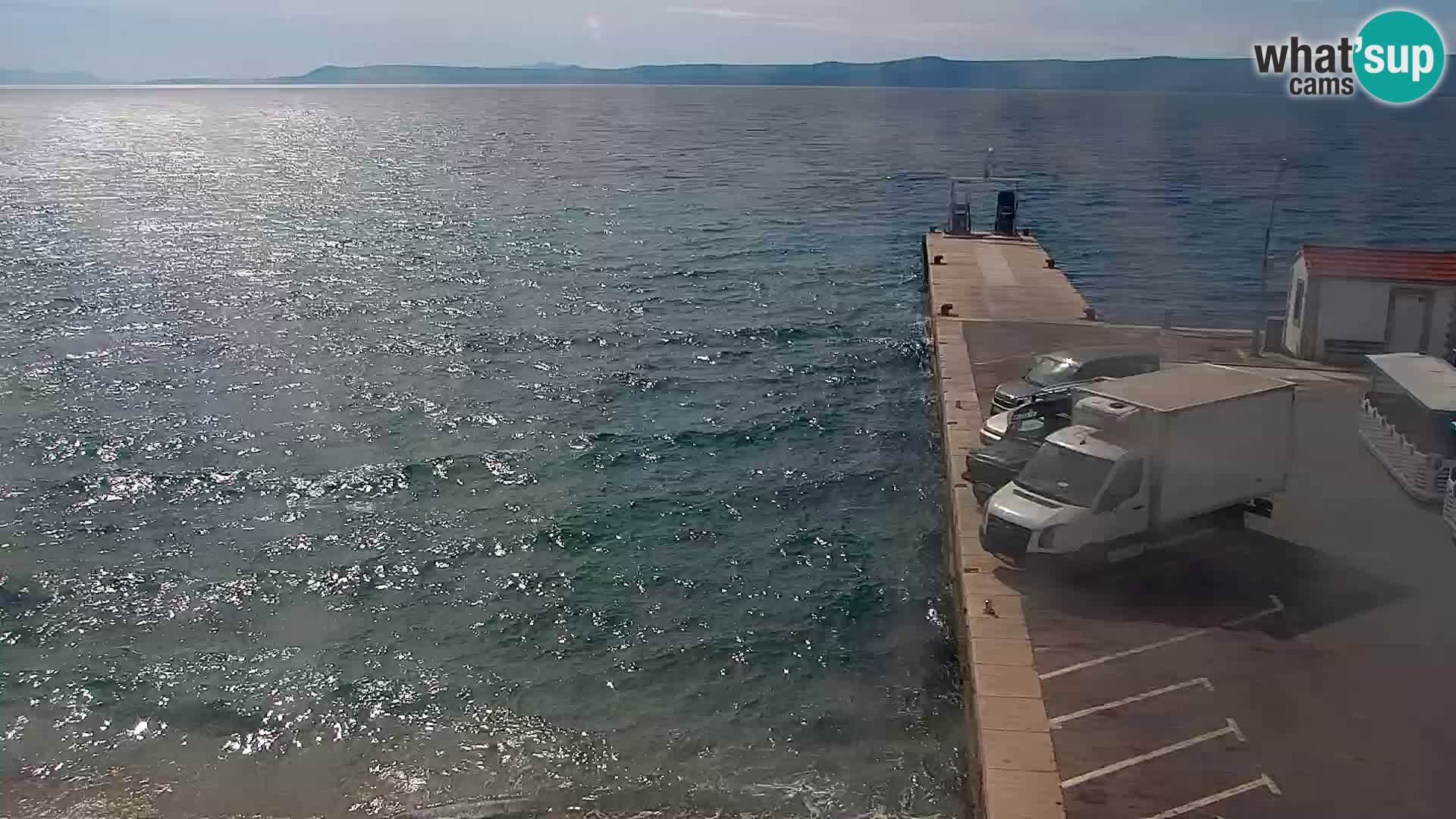 Web kamera Bol – Centar mjesta i marina | Pogled uživo