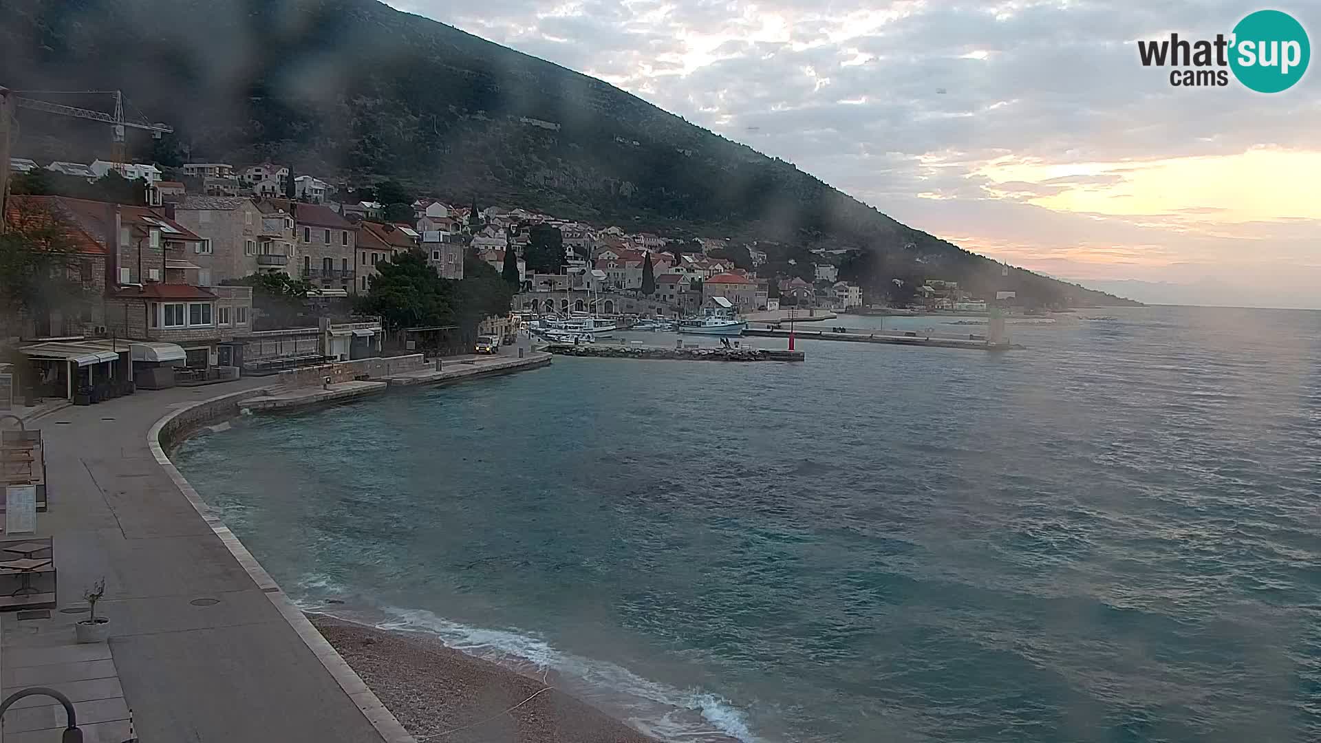 Webcam Bol Centro e Marina – Vista live dal porto di Bol