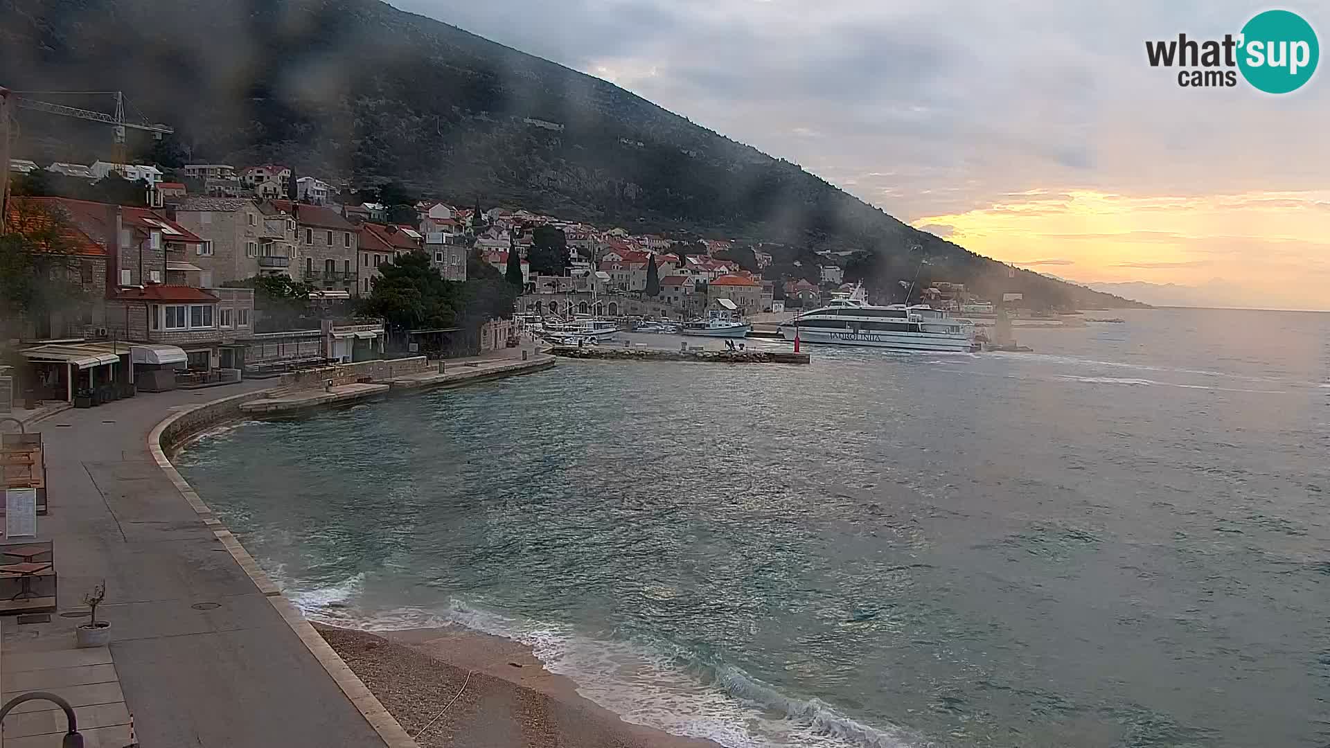 Webcam Bol Hafen & Ortszentrum – Liveblick aus Bol auf der Insel Brač