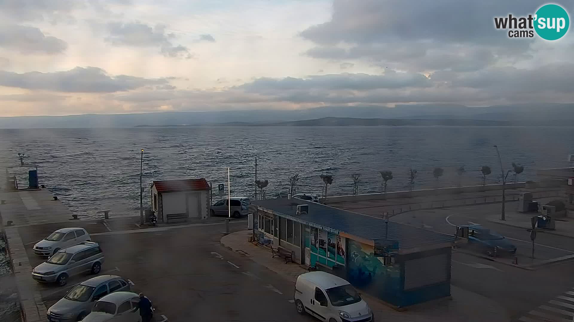 Webcam Bol Centro e Marina – Vista live dal porto di Bol